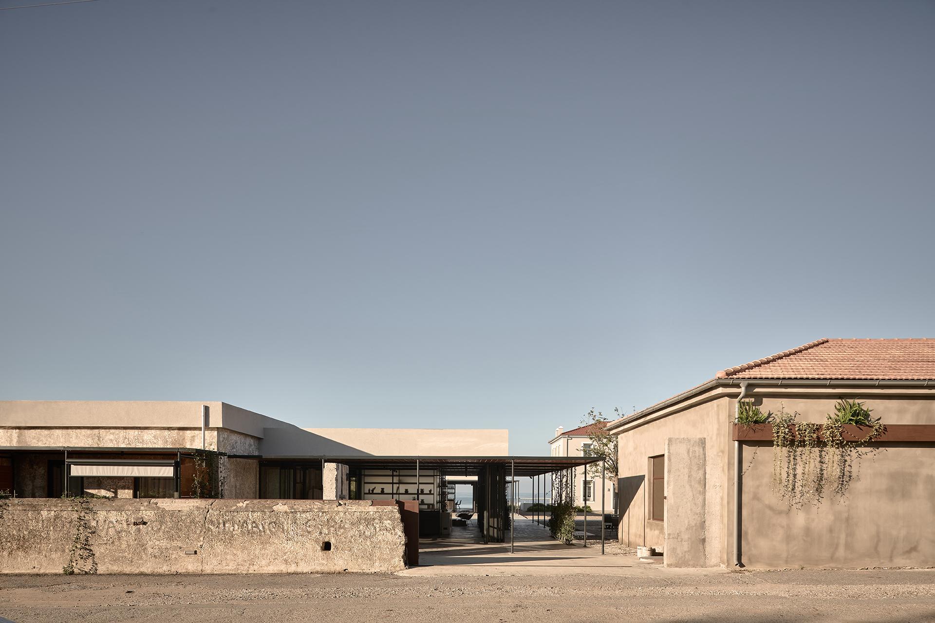 Dexamenes Seaside Hotel - image 14