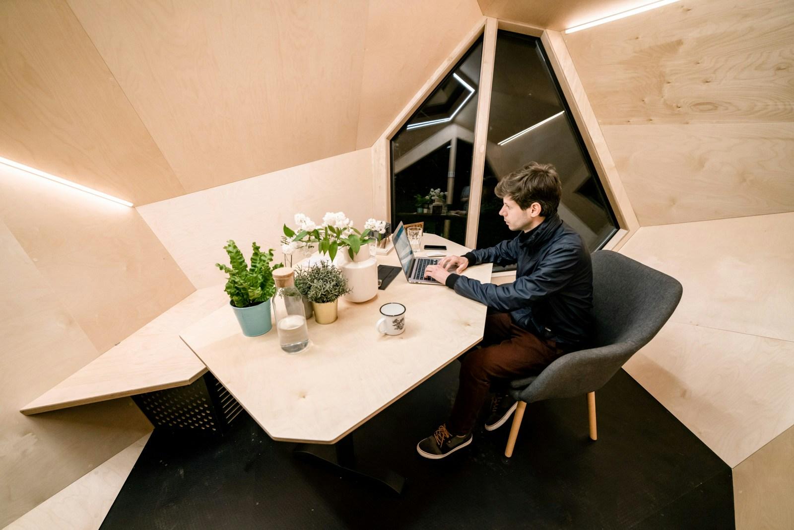 Workstation Cabin - image 9