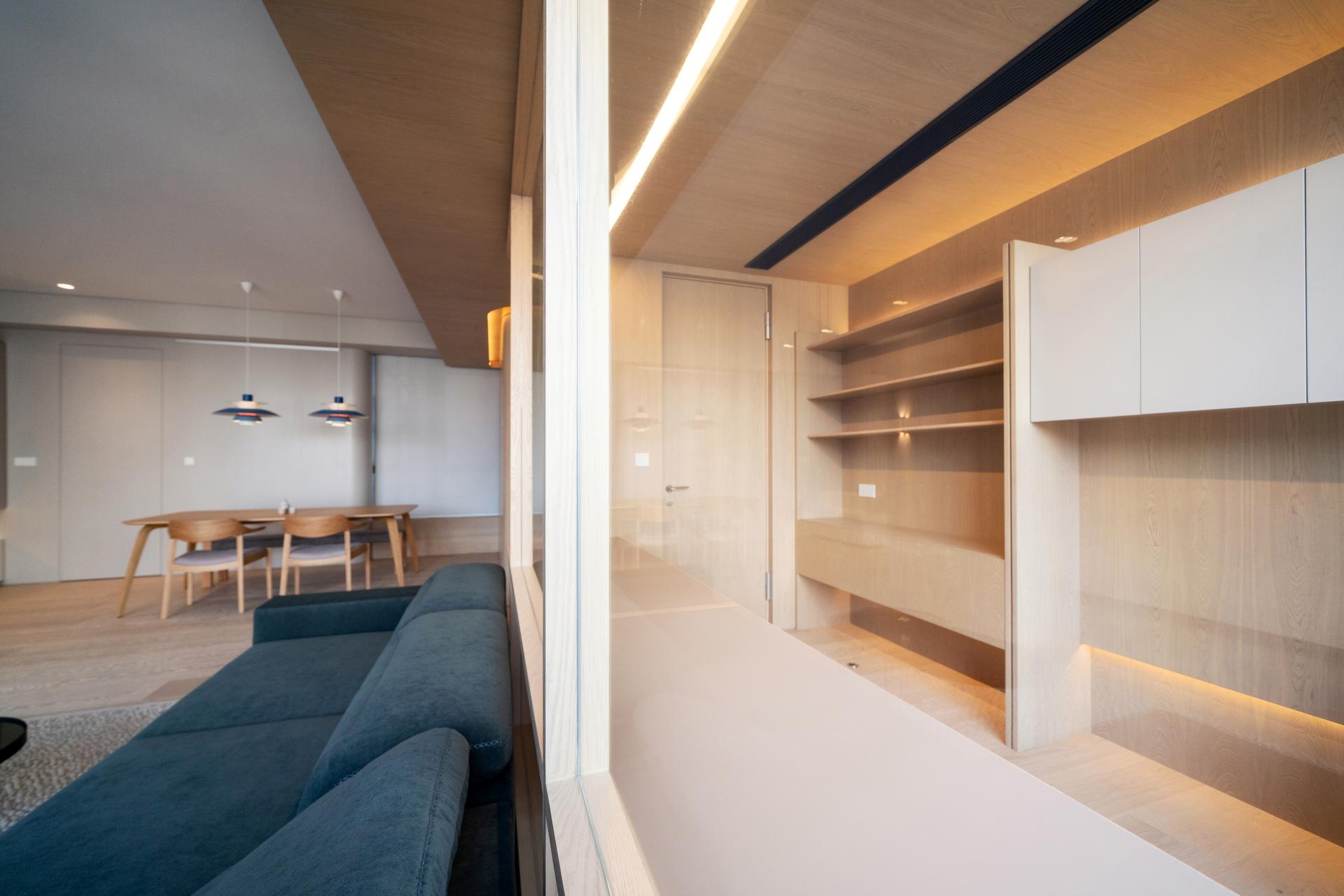 MW's RESIDENCE - image 6