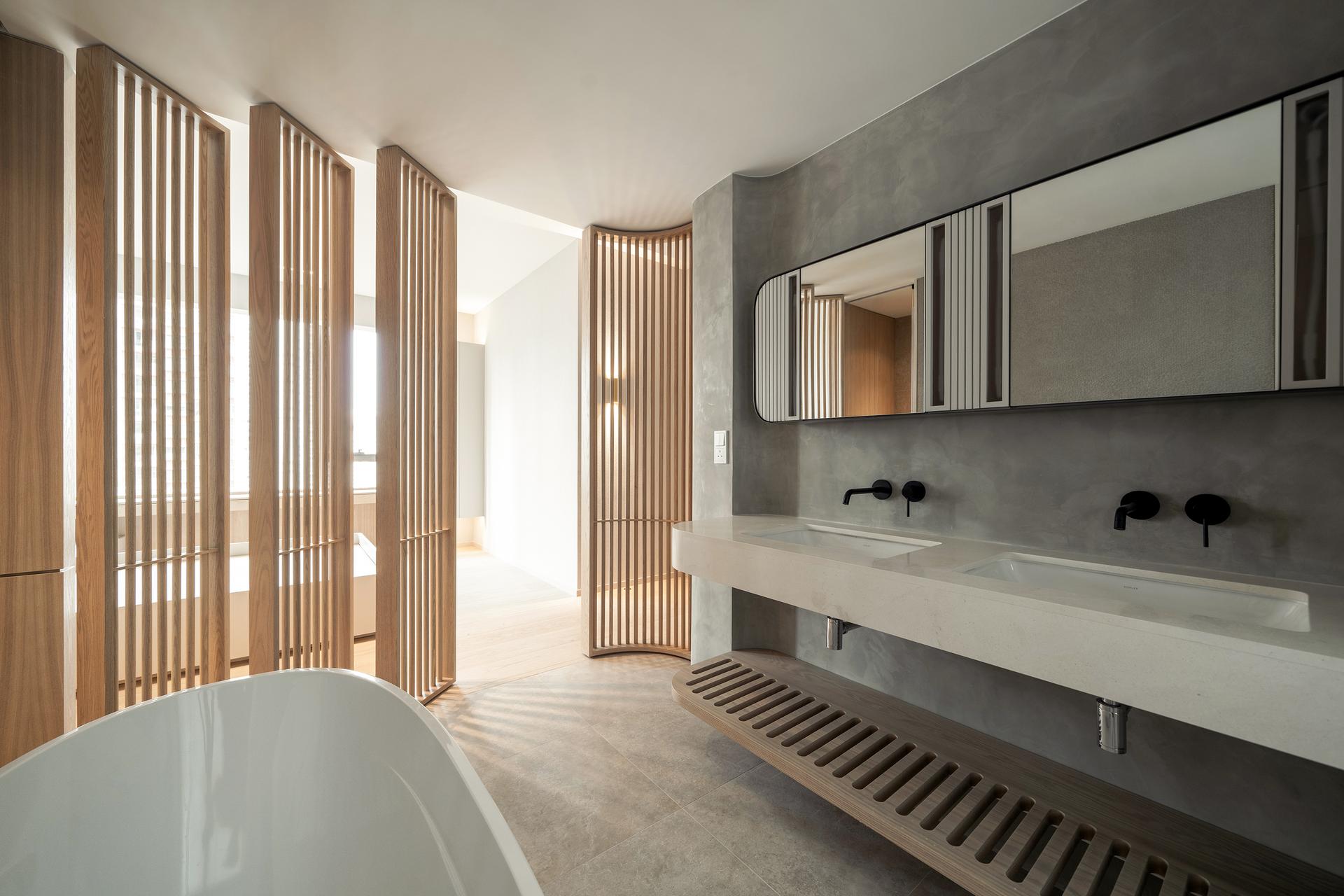 MW's RESIDENCE - image 12