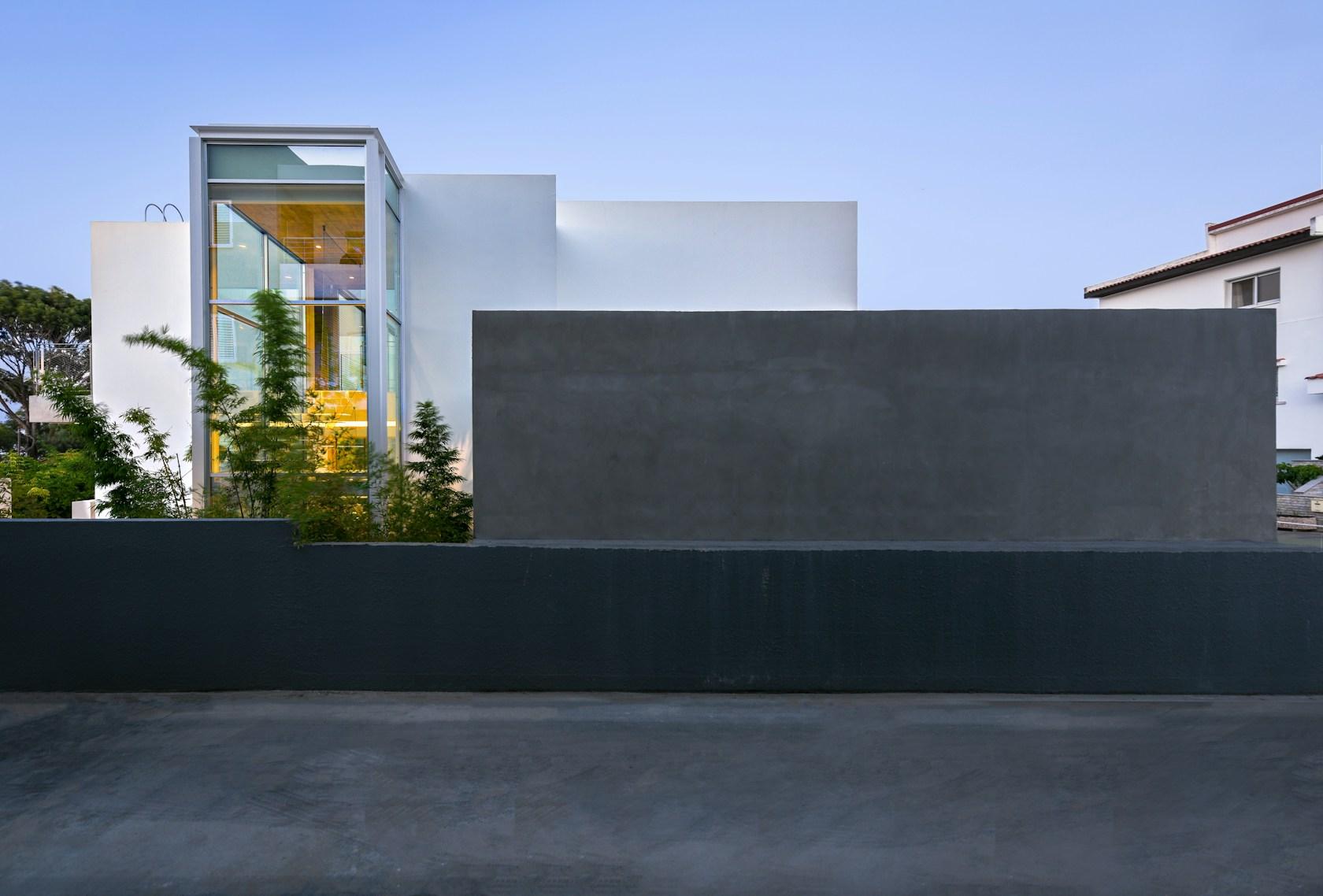 The garden house in the city - image 11