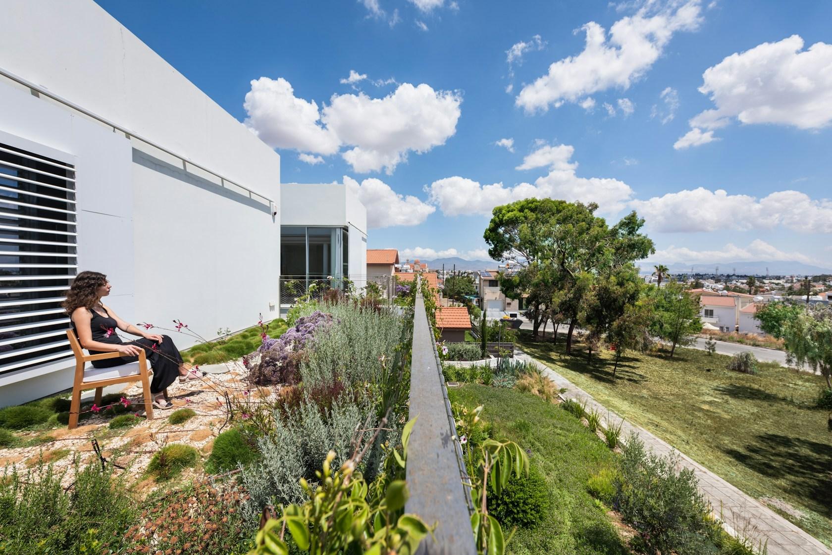 The garden house in the city - image 18
