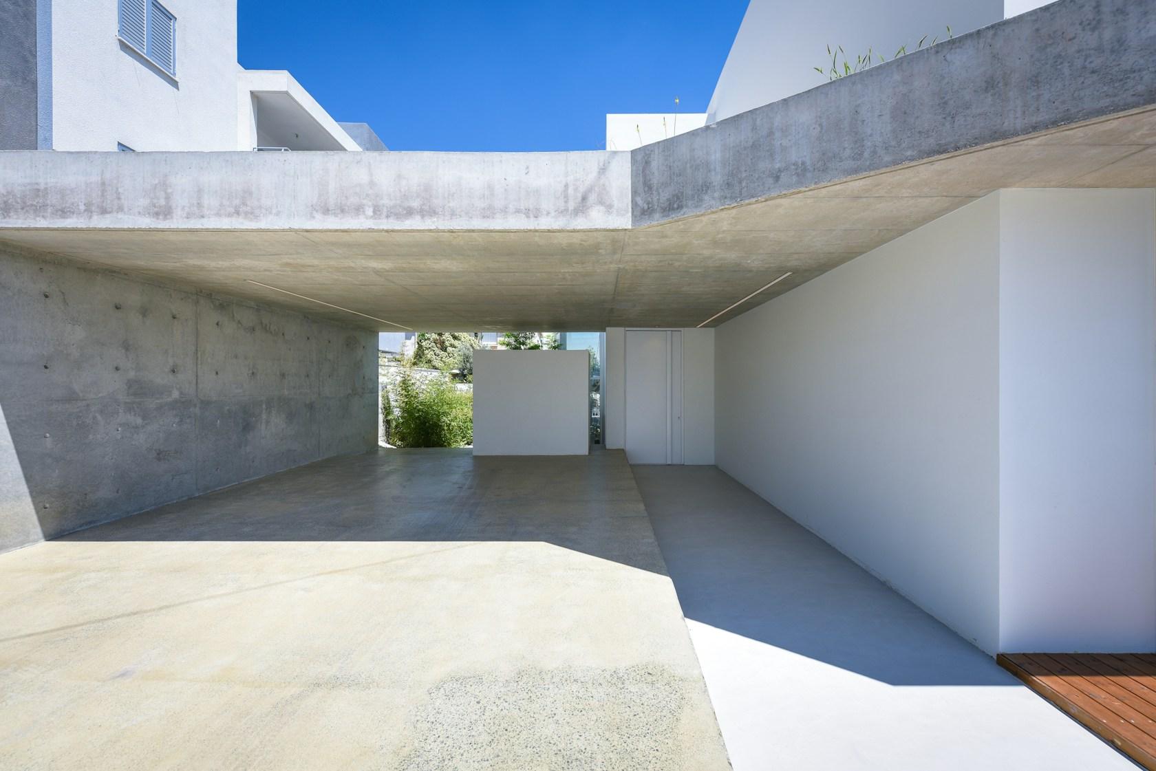 The garden house in the city - image 16