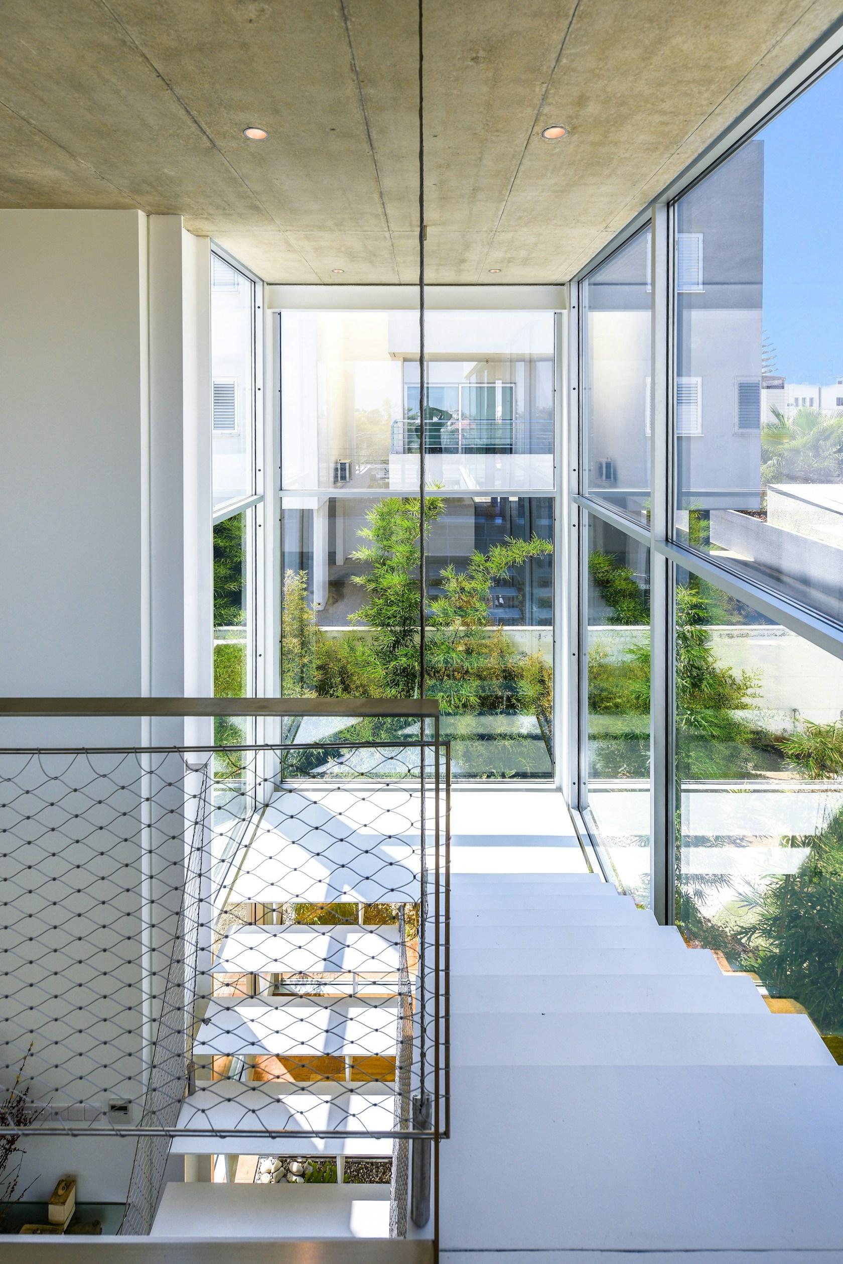 The garden house in the city - image 26