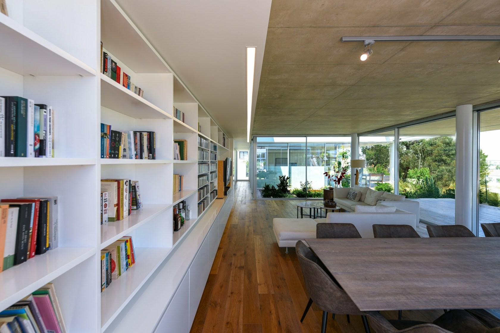 The garden house in the city - image 21