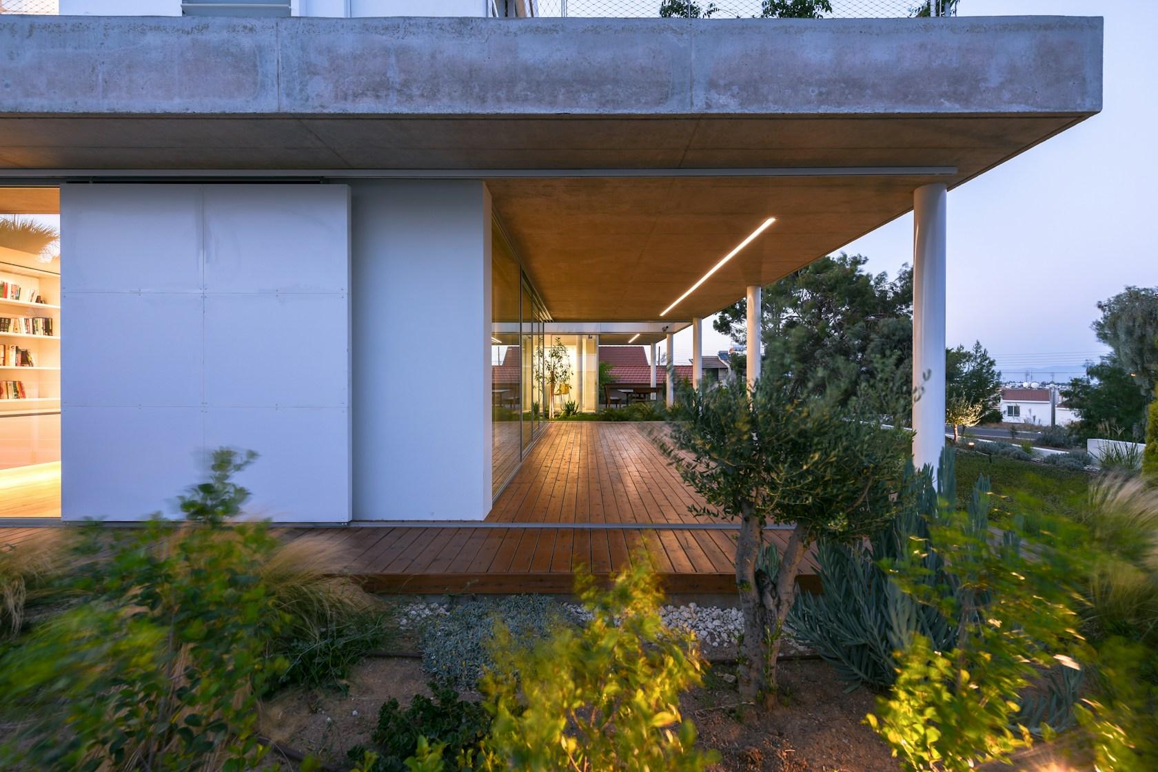 The garden house in the city - image 34