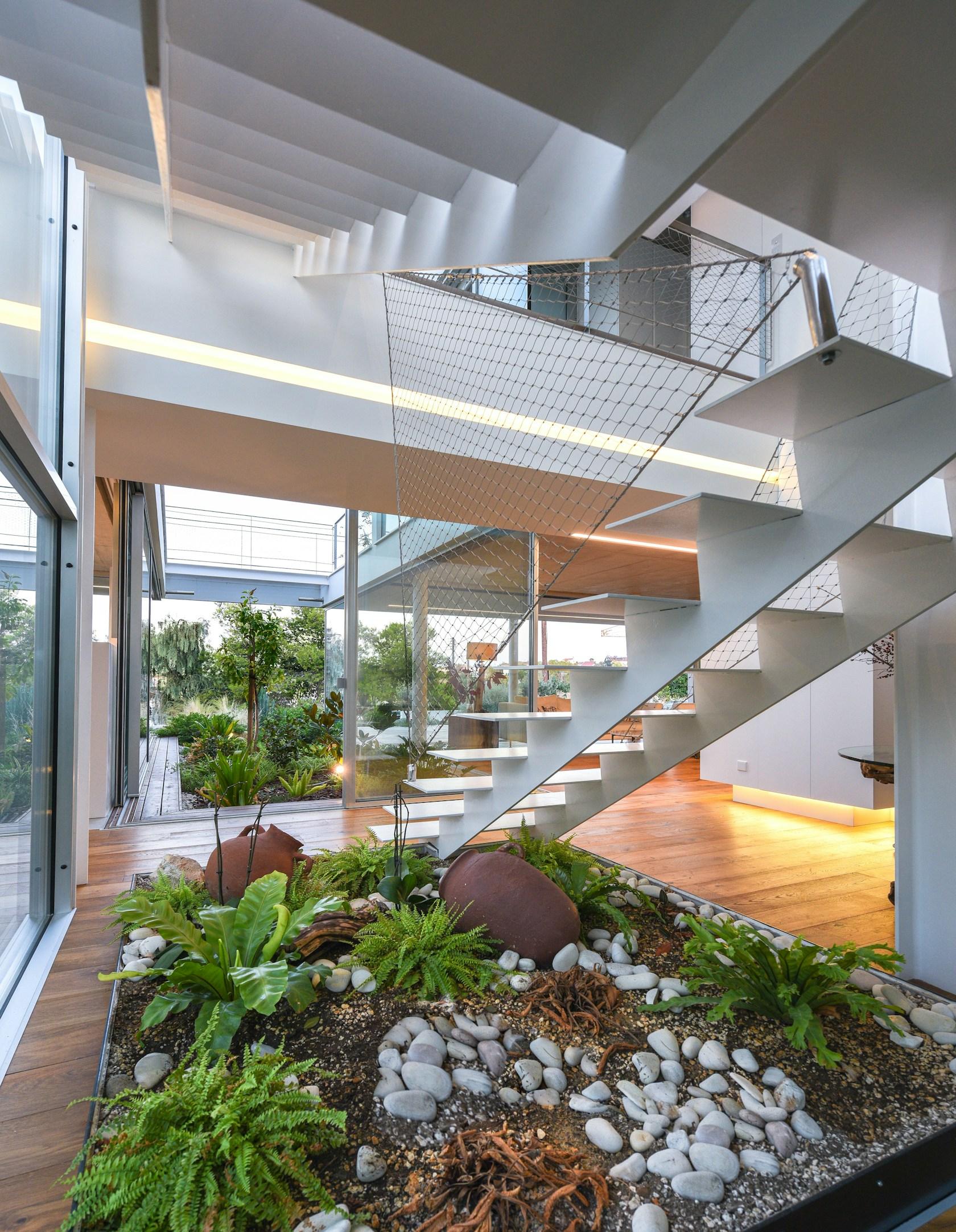 The garden house in the city - image 19