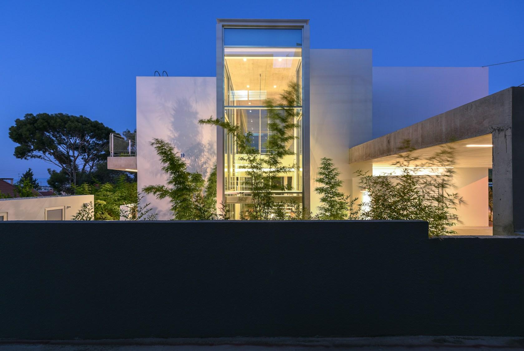 The garden house in the city - image 17