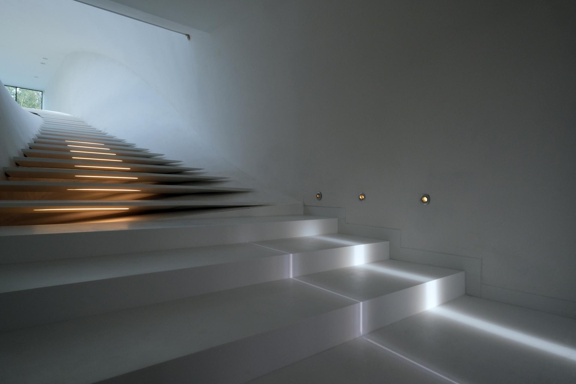 J-House - image 7