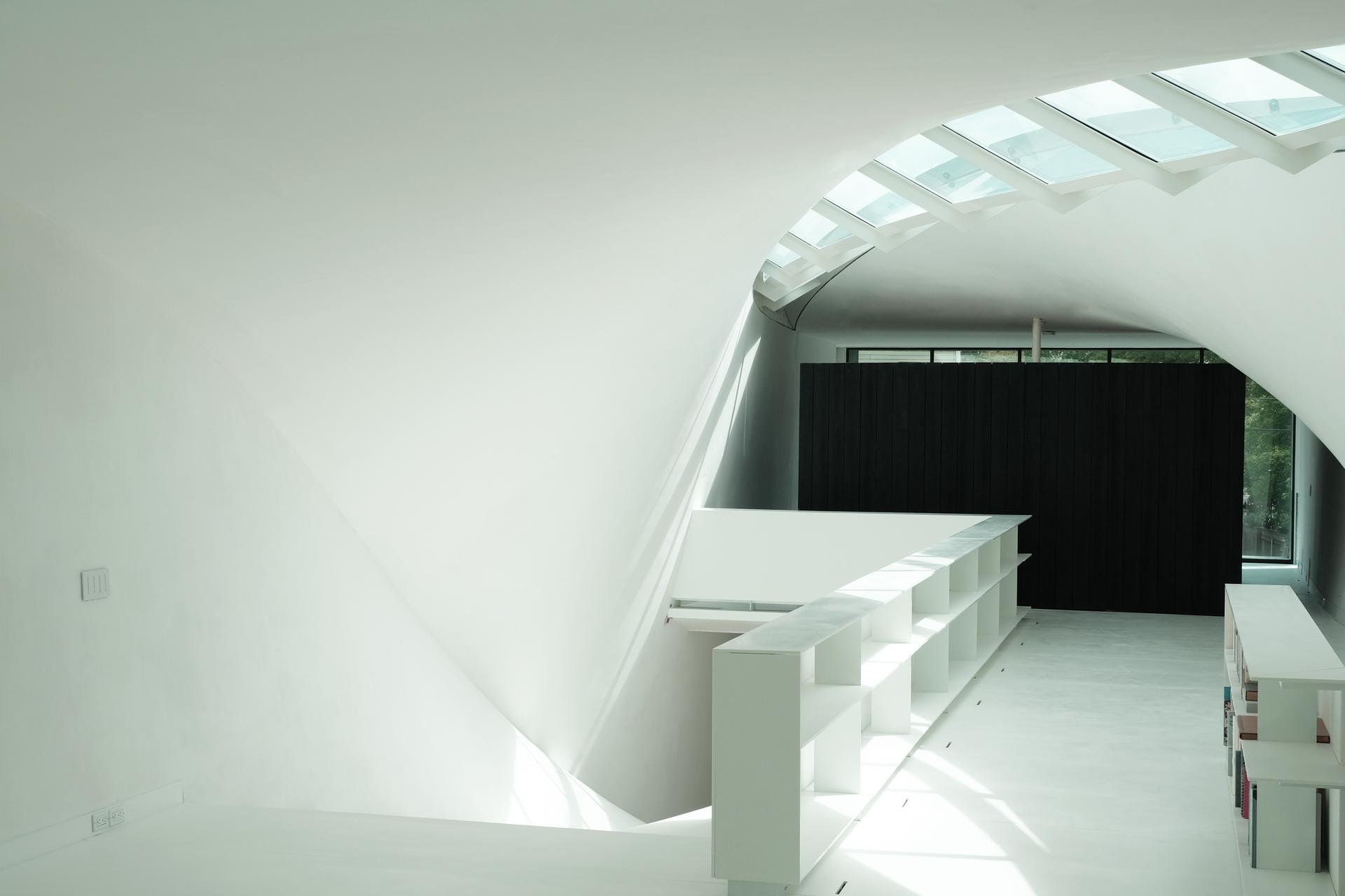 J-House - image 9