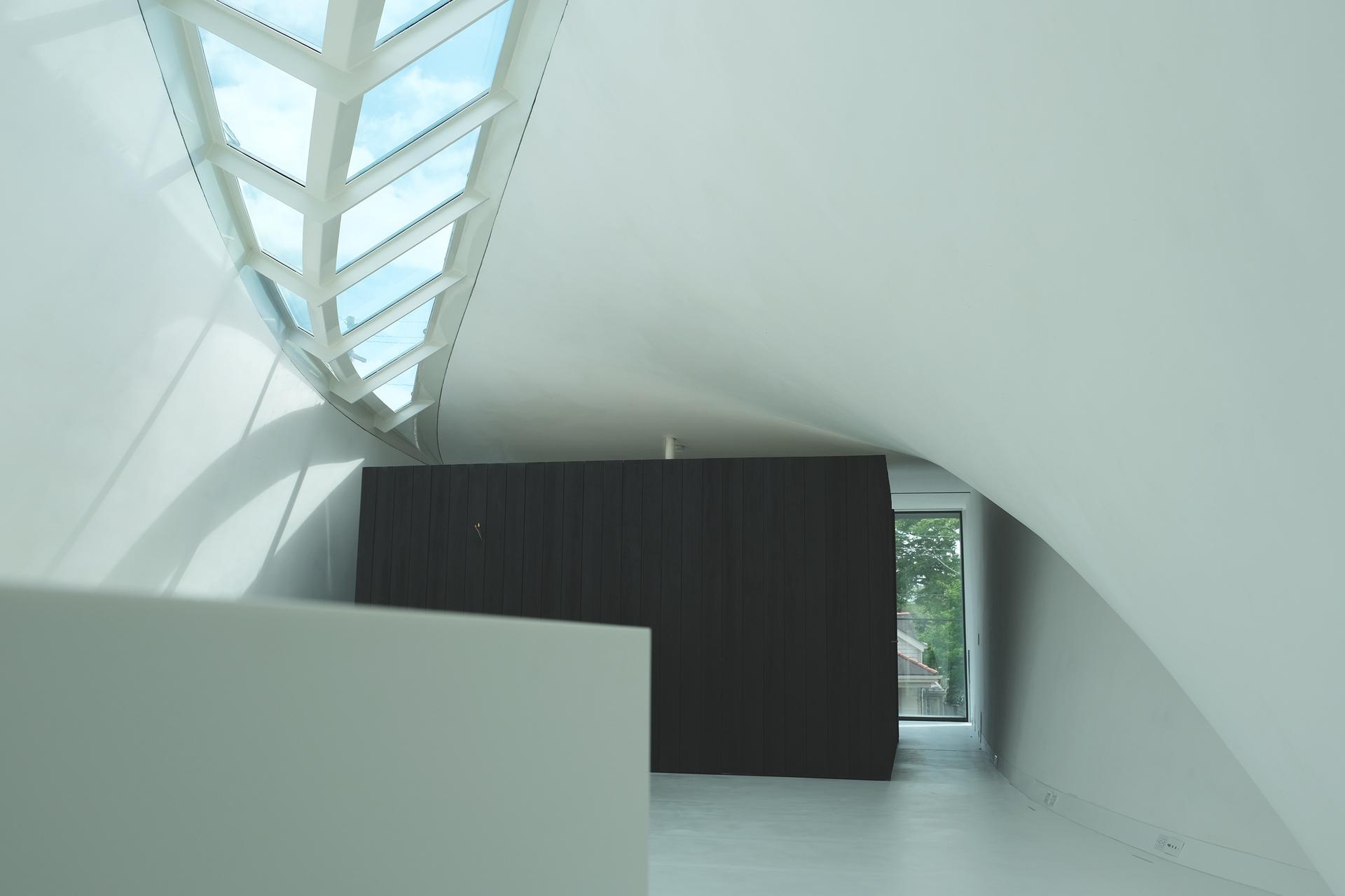 J-House - image 10