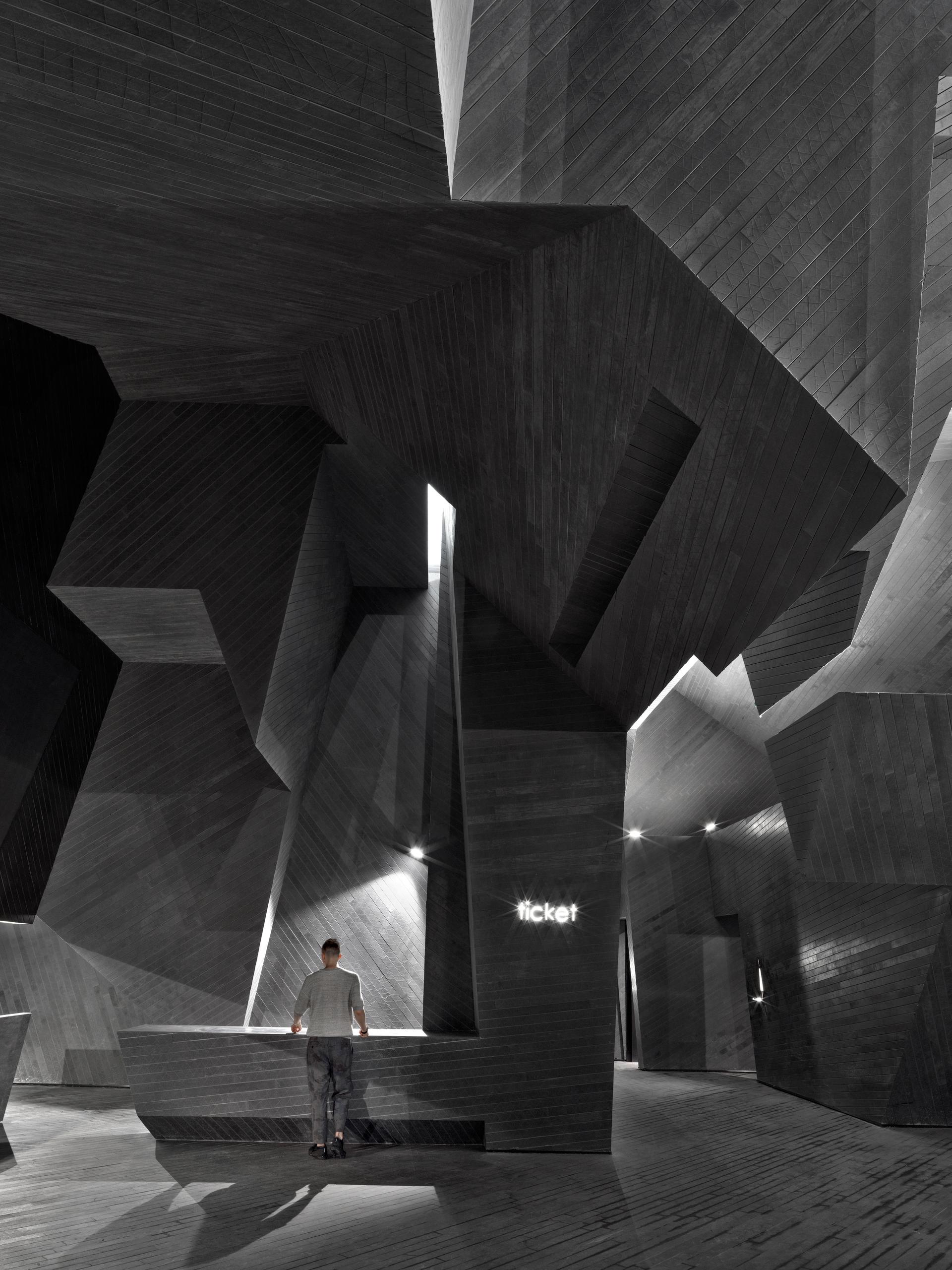 WUHAN PANLONG PLAZA YINXING CINEMA - image 4