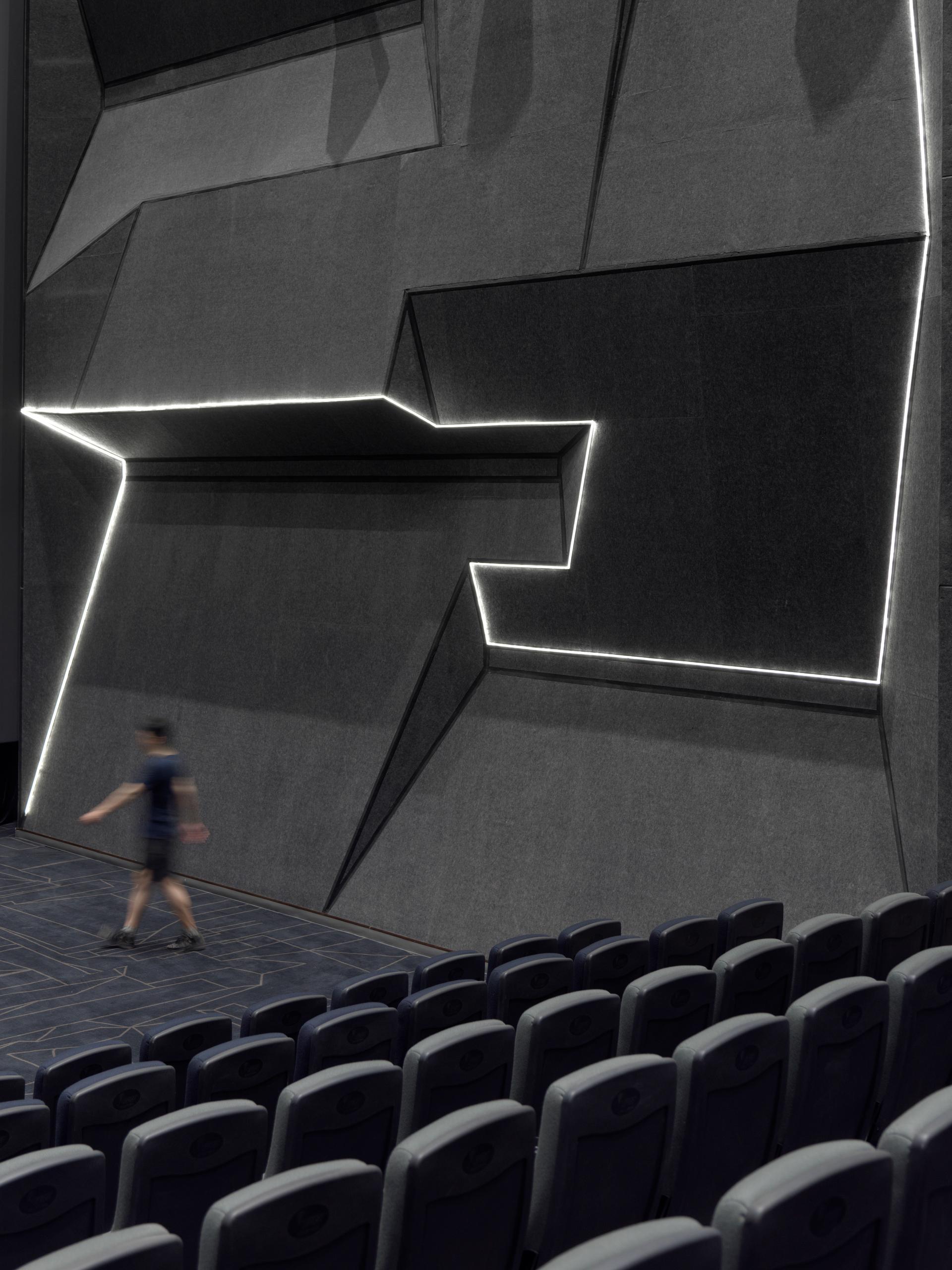 WUHAN PANLONG PLAZA YINXING CINEMA - image 9