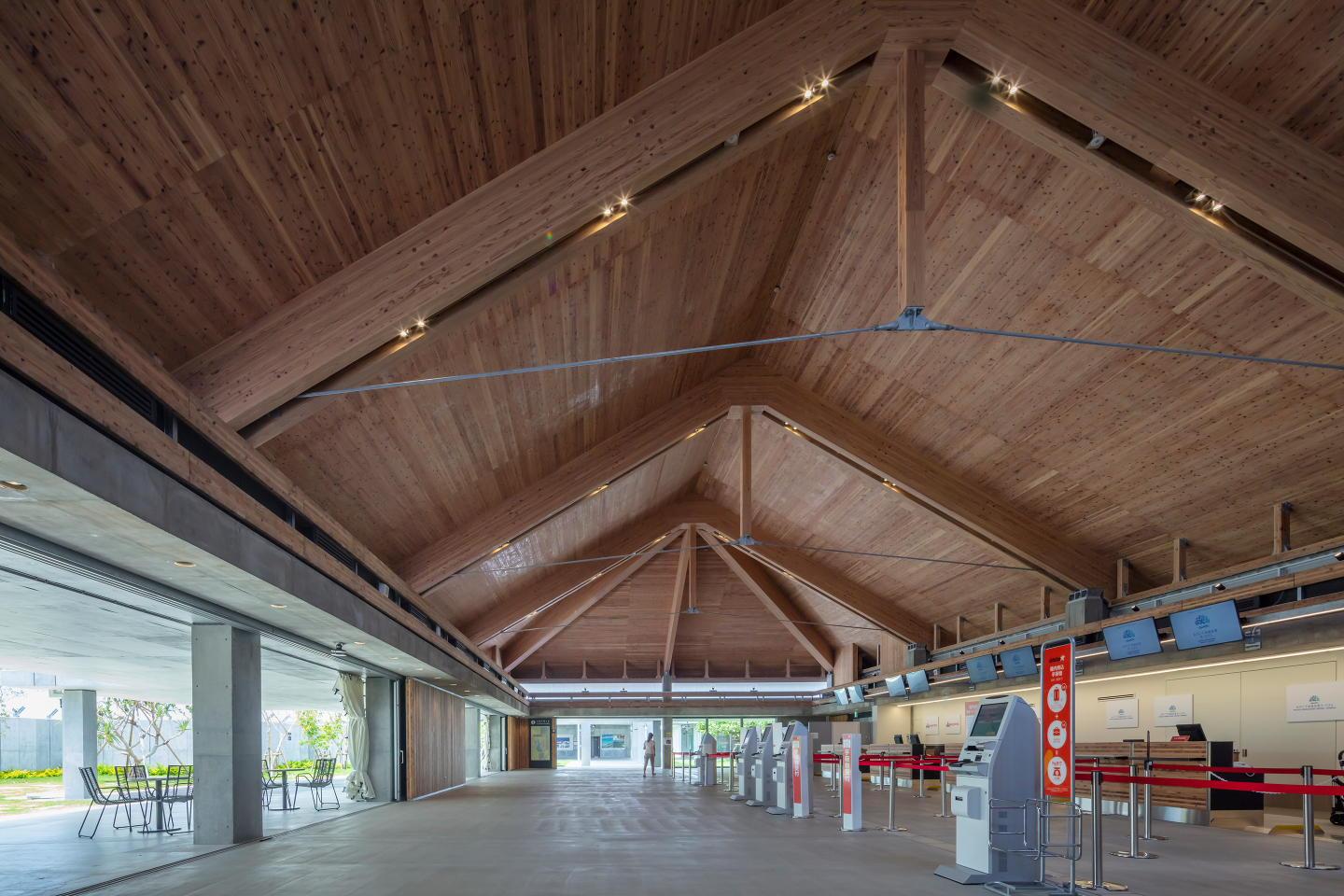 Miyako Shimojima Airport Terminal - image 11
