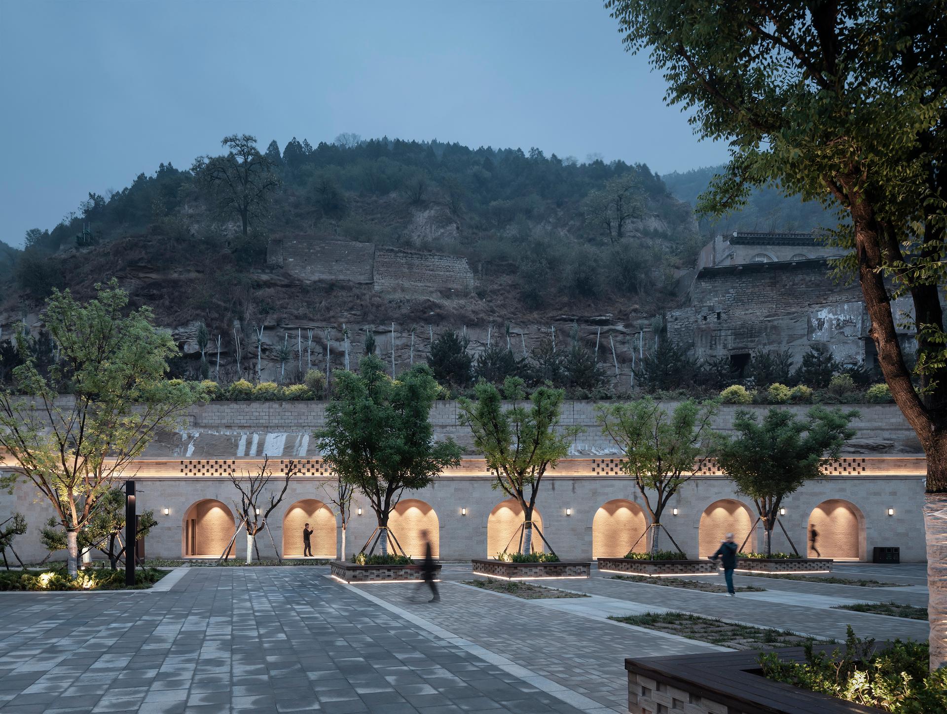 Yan’an Baota Mountain Tourist Service Center - image 2
