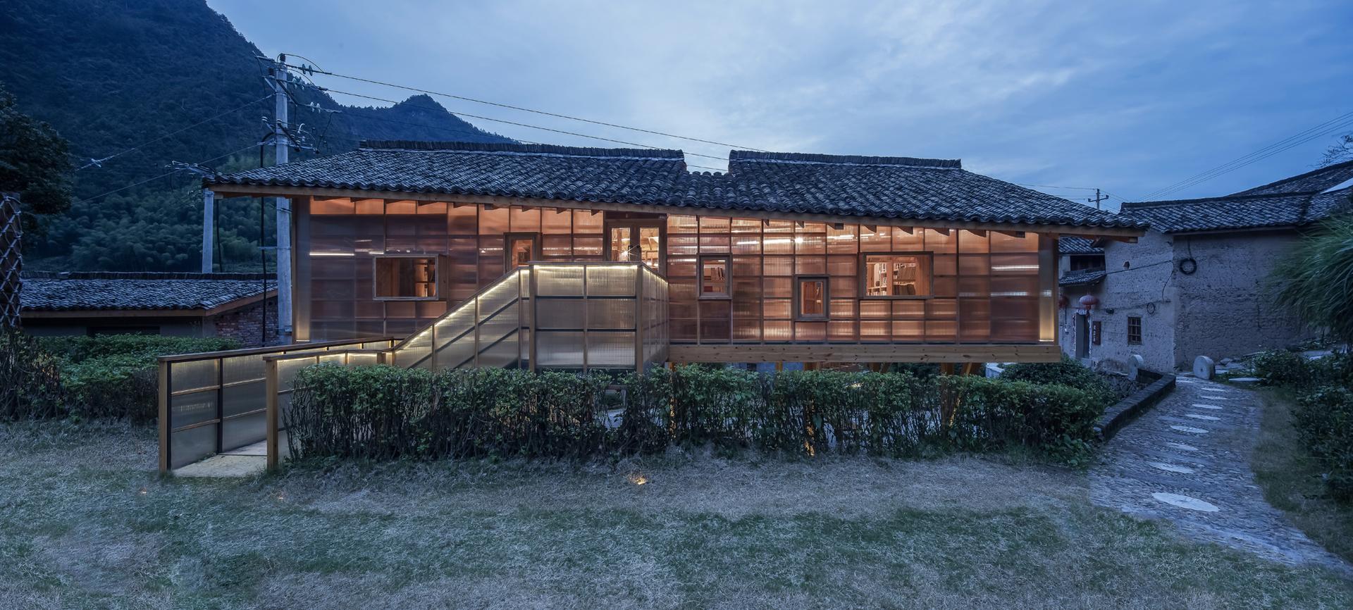 Mountain House in Mist, Zhejiang - image 12