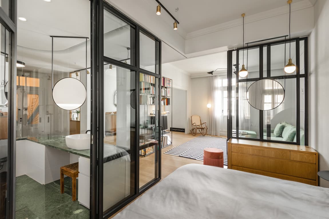 THE TRANSPARENT APARTMENT - image 3