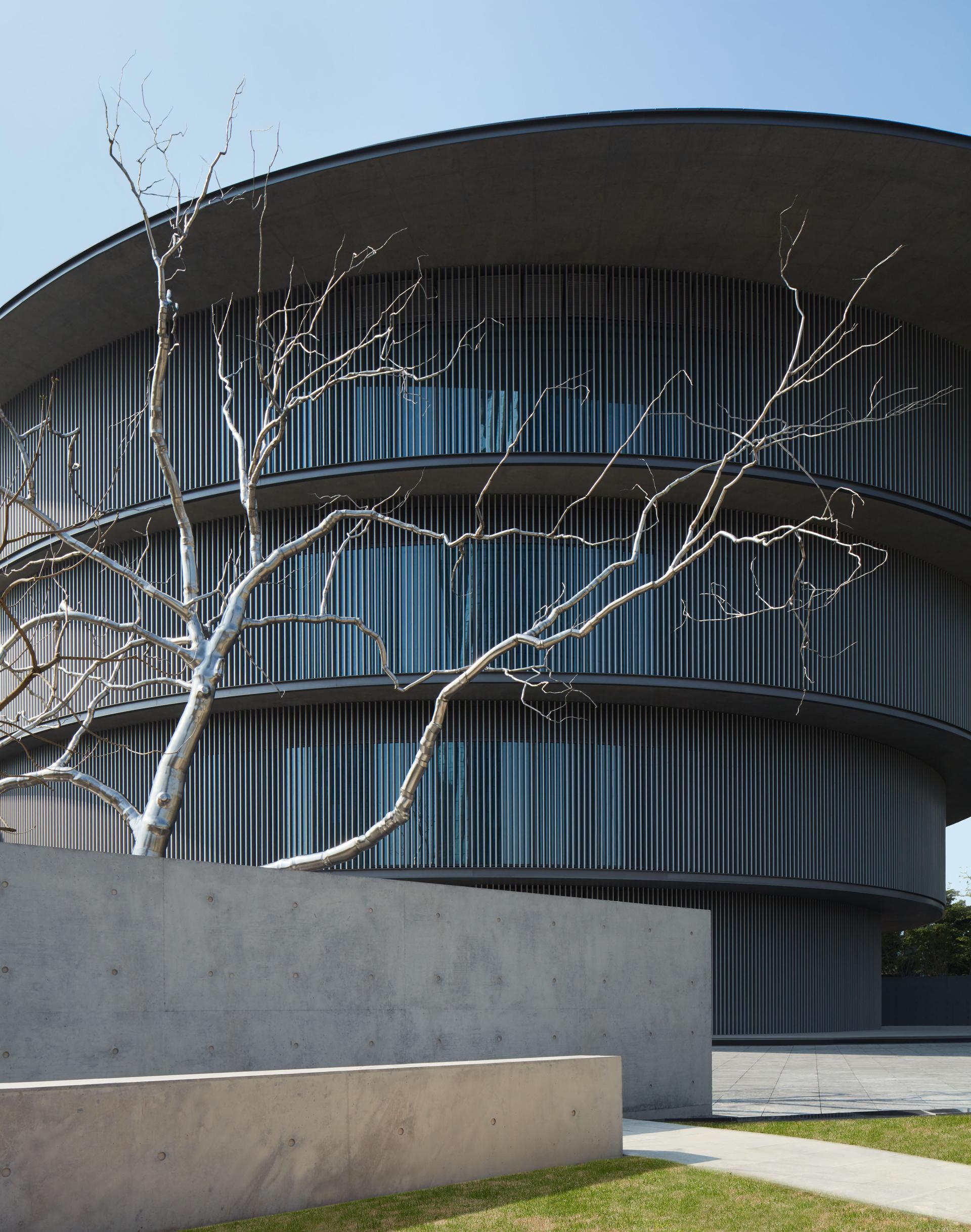 He Art Museum - image 2