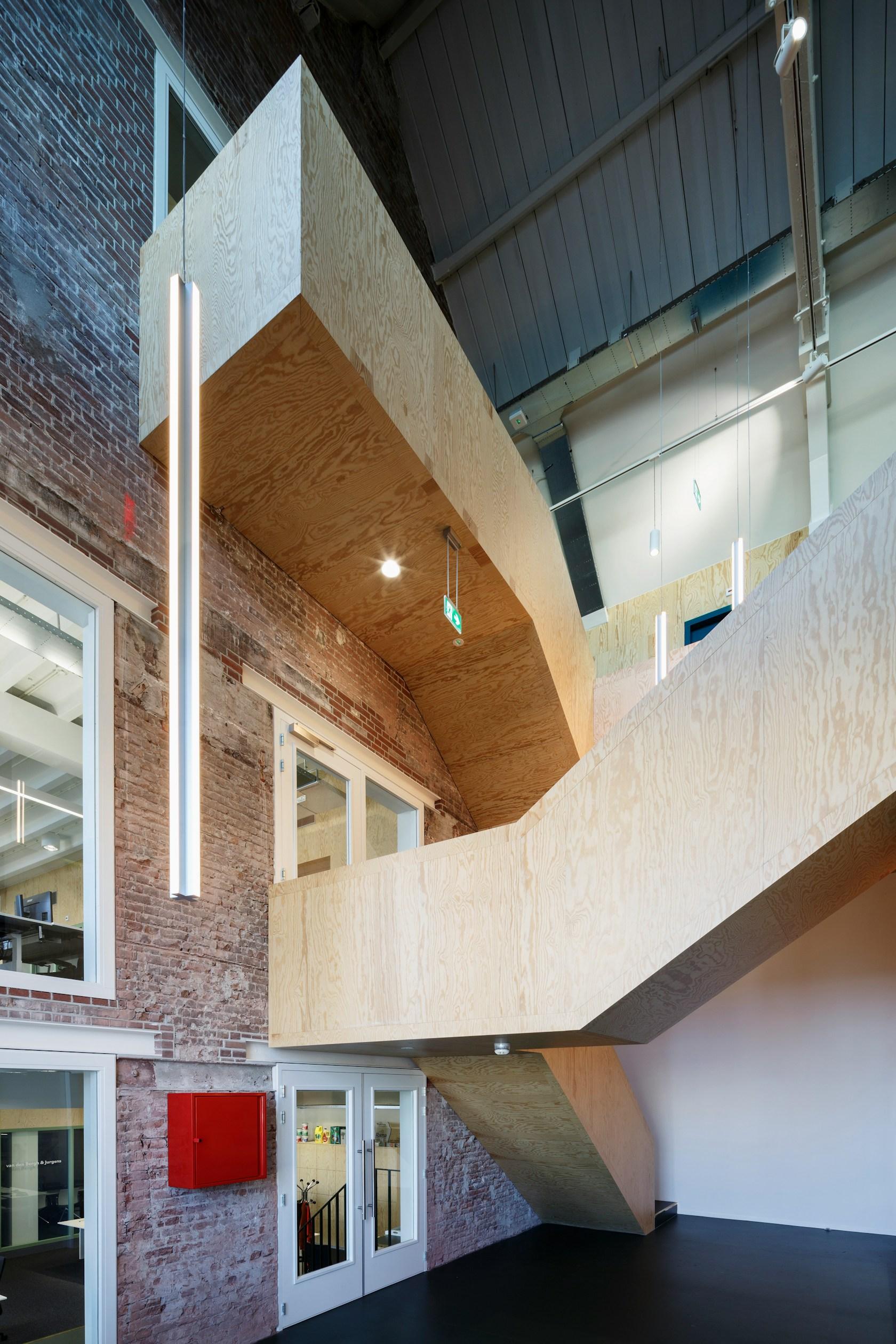 Upfield office 'the Attic' - image 5