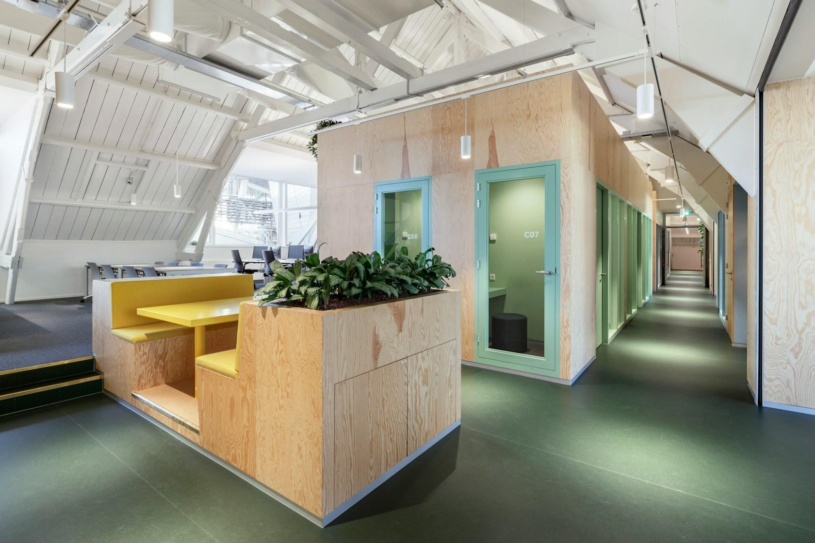 Upfield office 'the Attic' - image 9