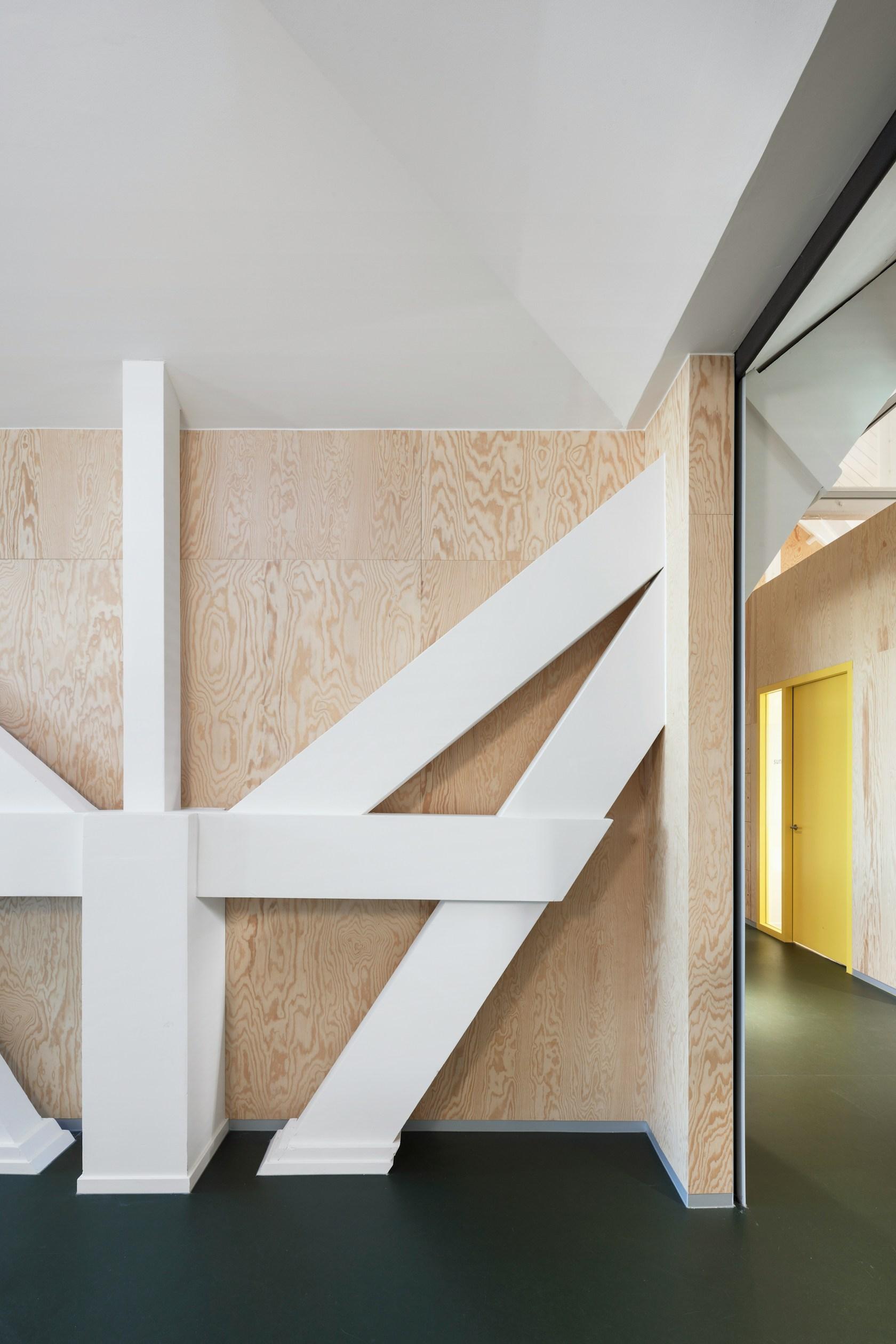 Upfield office 'the Attic' - image 16
