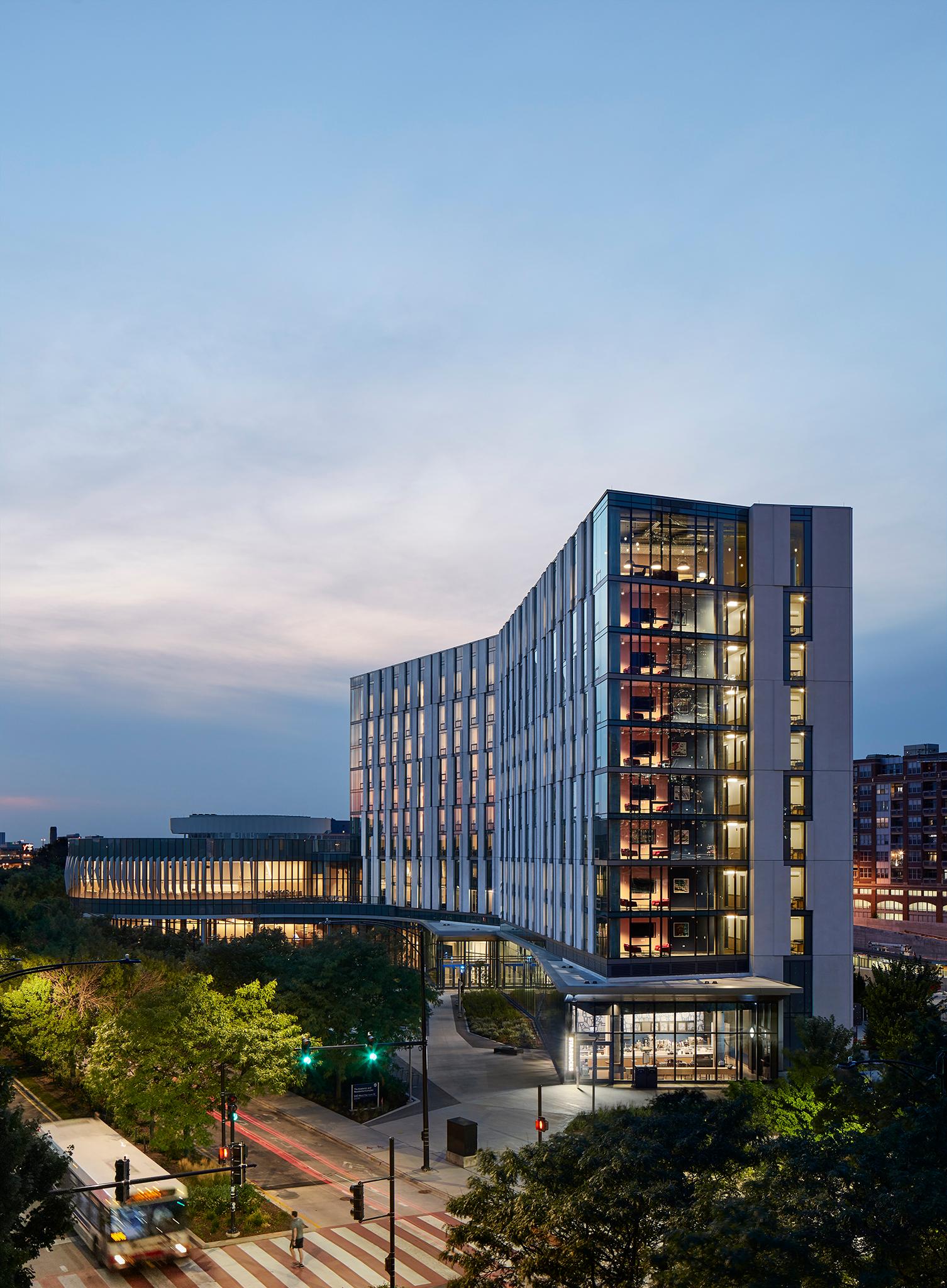 Academic and Residential Complex at the University of Illinois at Chicago - image 2
