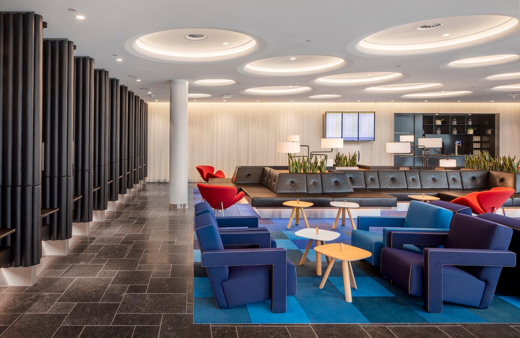 KLM crown lounge - image 11