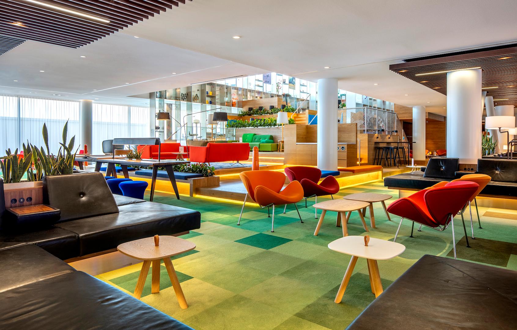 KLM crown lounge - image 8