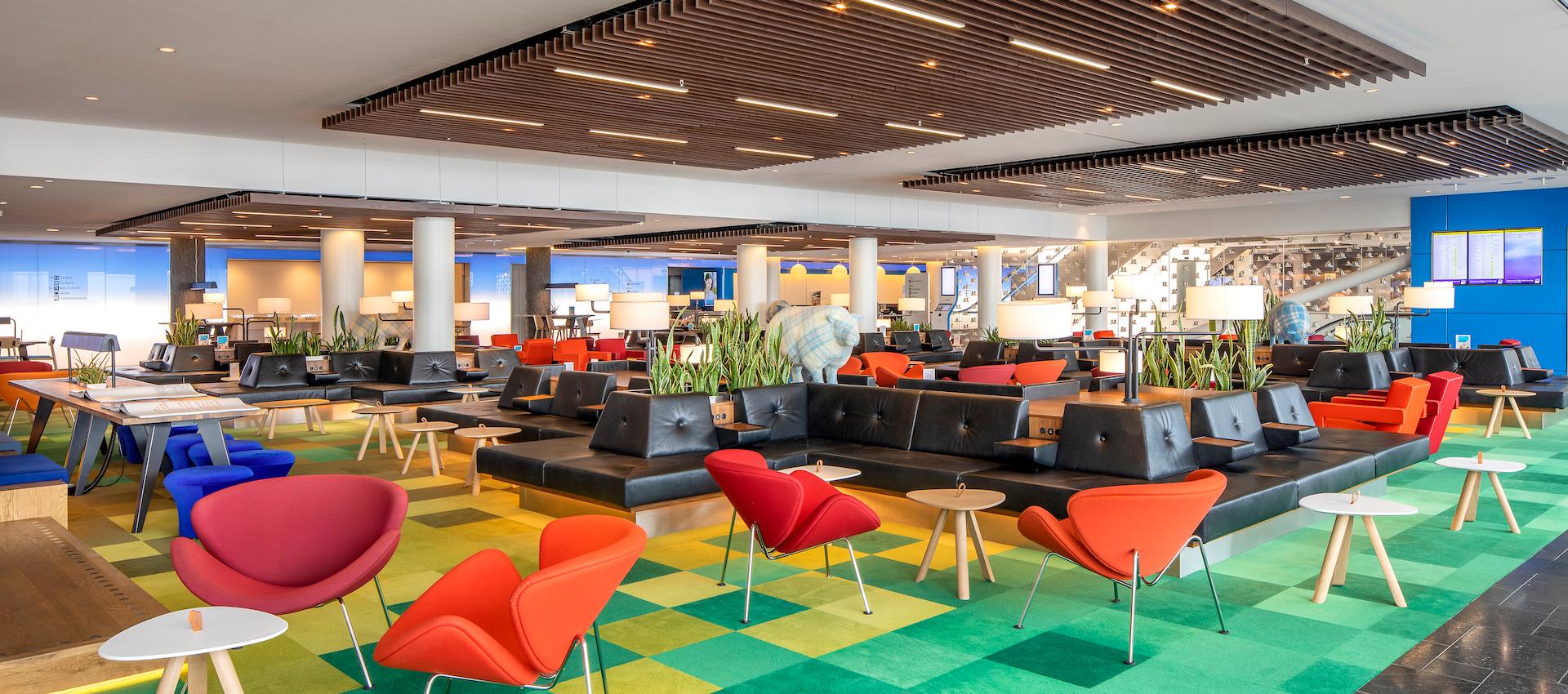 KLM crown lounge - image 7