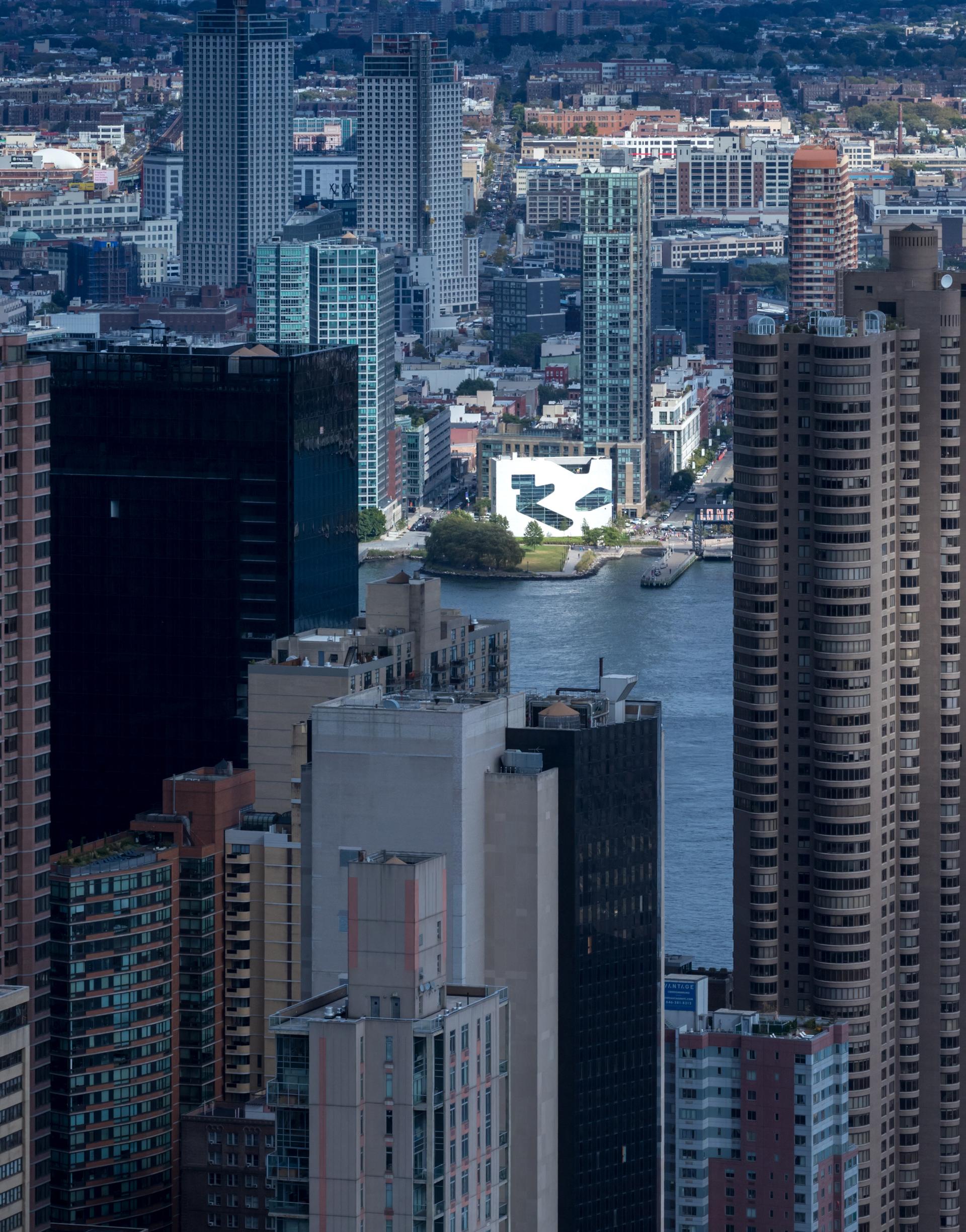 Hunters Point Library - image 3
