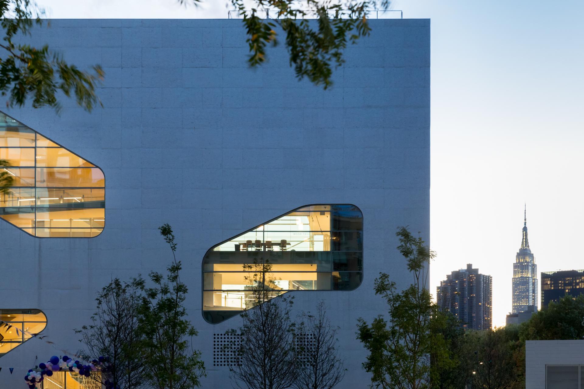 Hunters Point Library - image 13