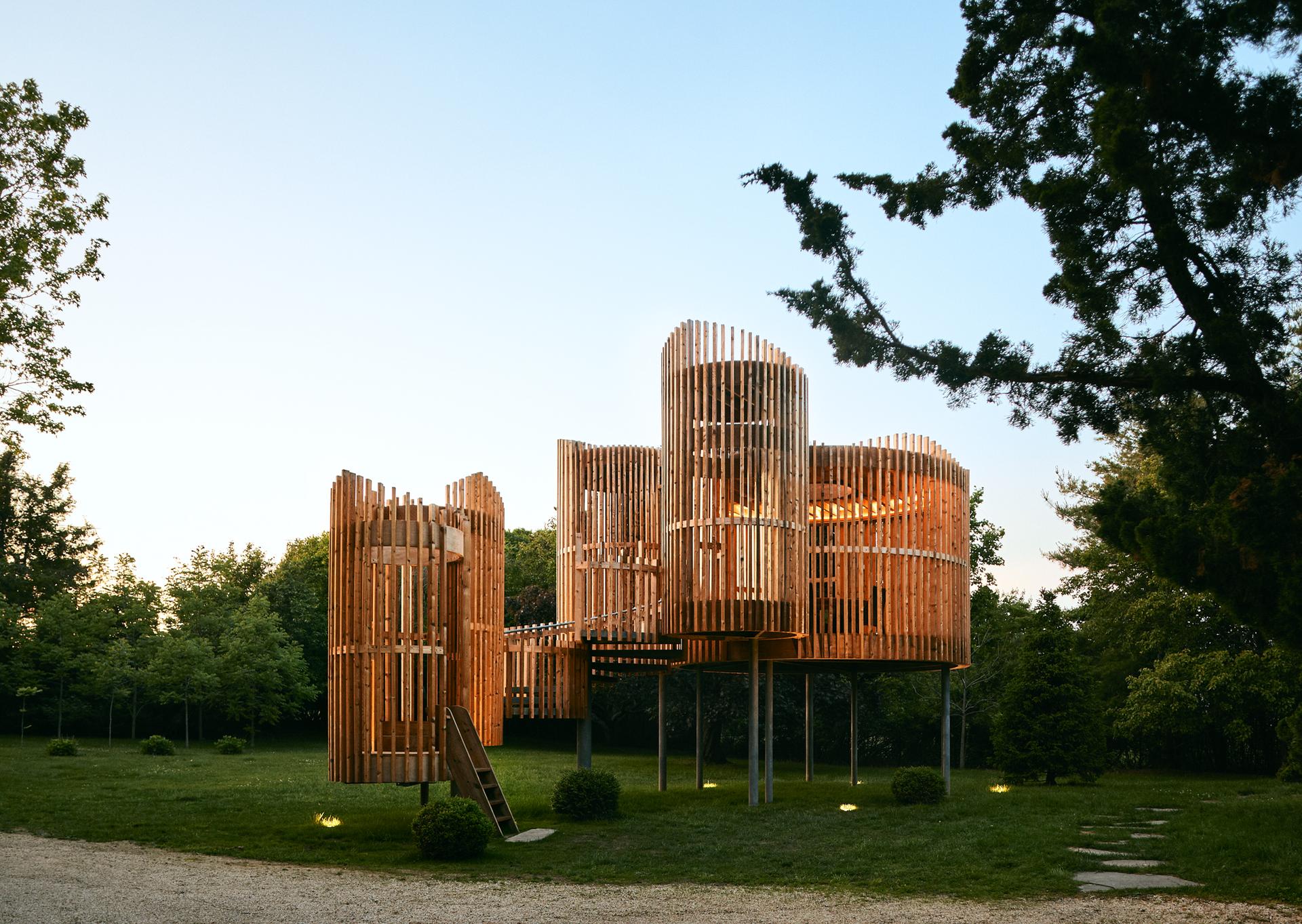 Outside-in pavilion - image 4