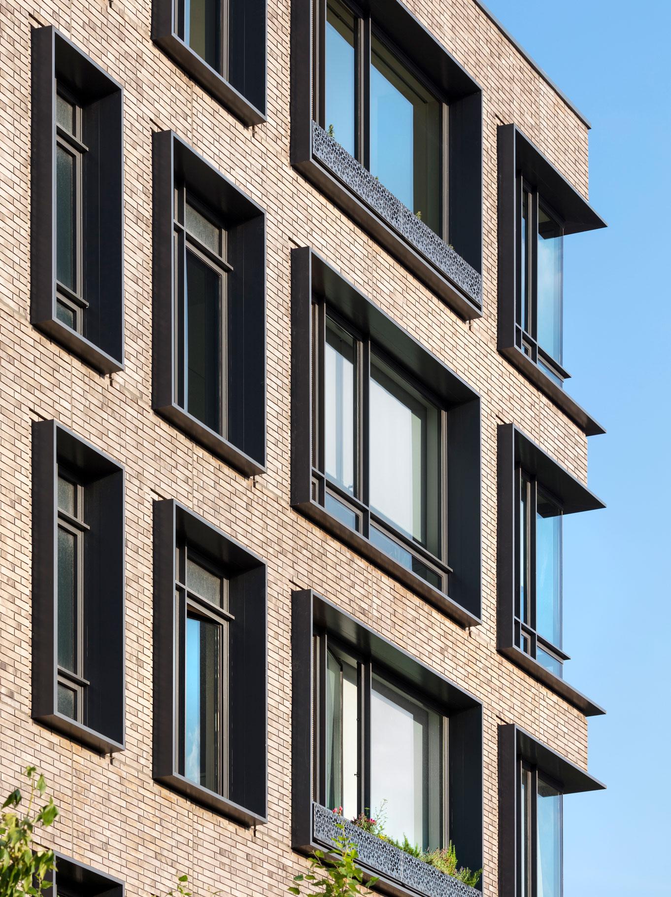 550 VANDERBILT - image 4