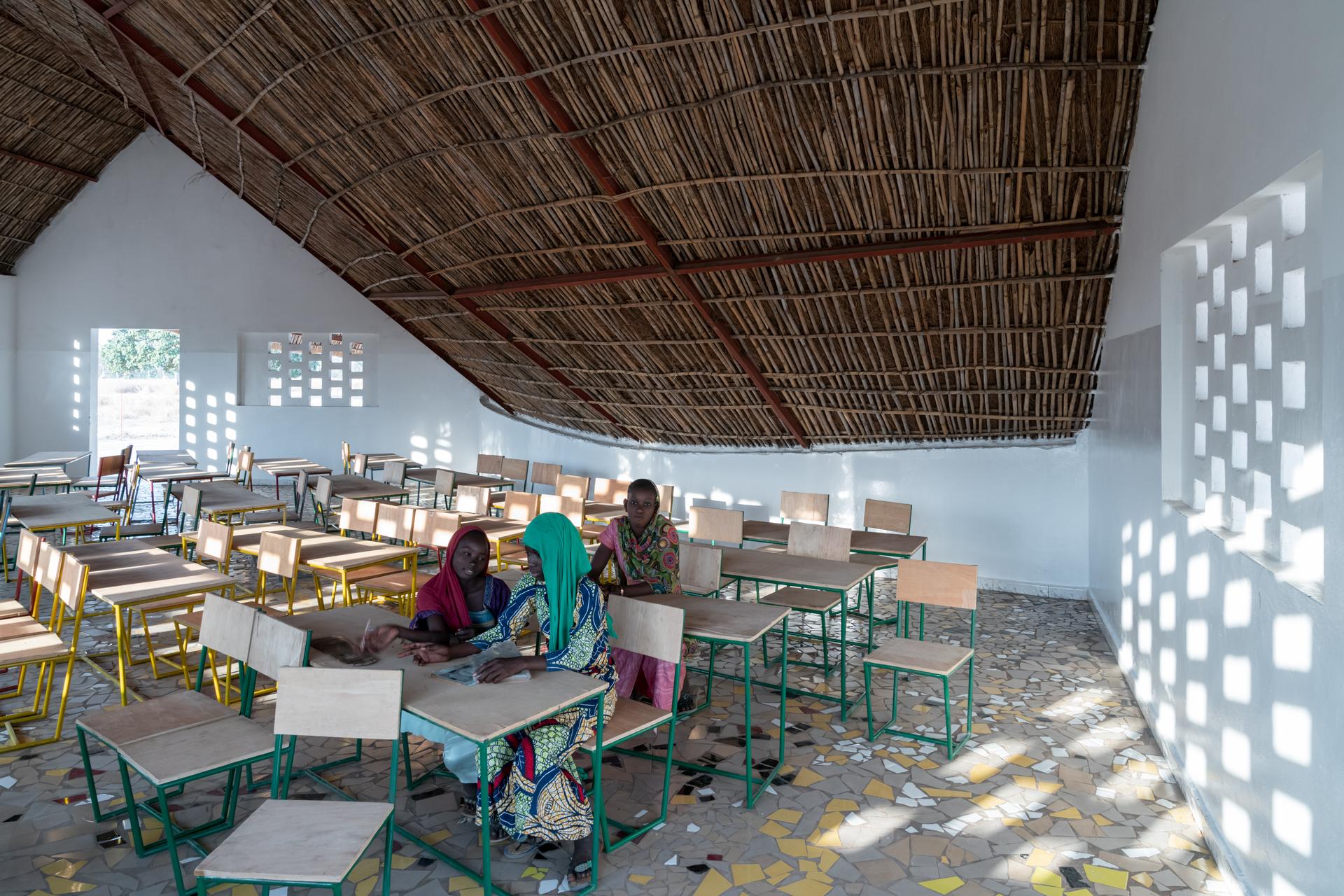 Fass School and Teachers' Residences - image 16