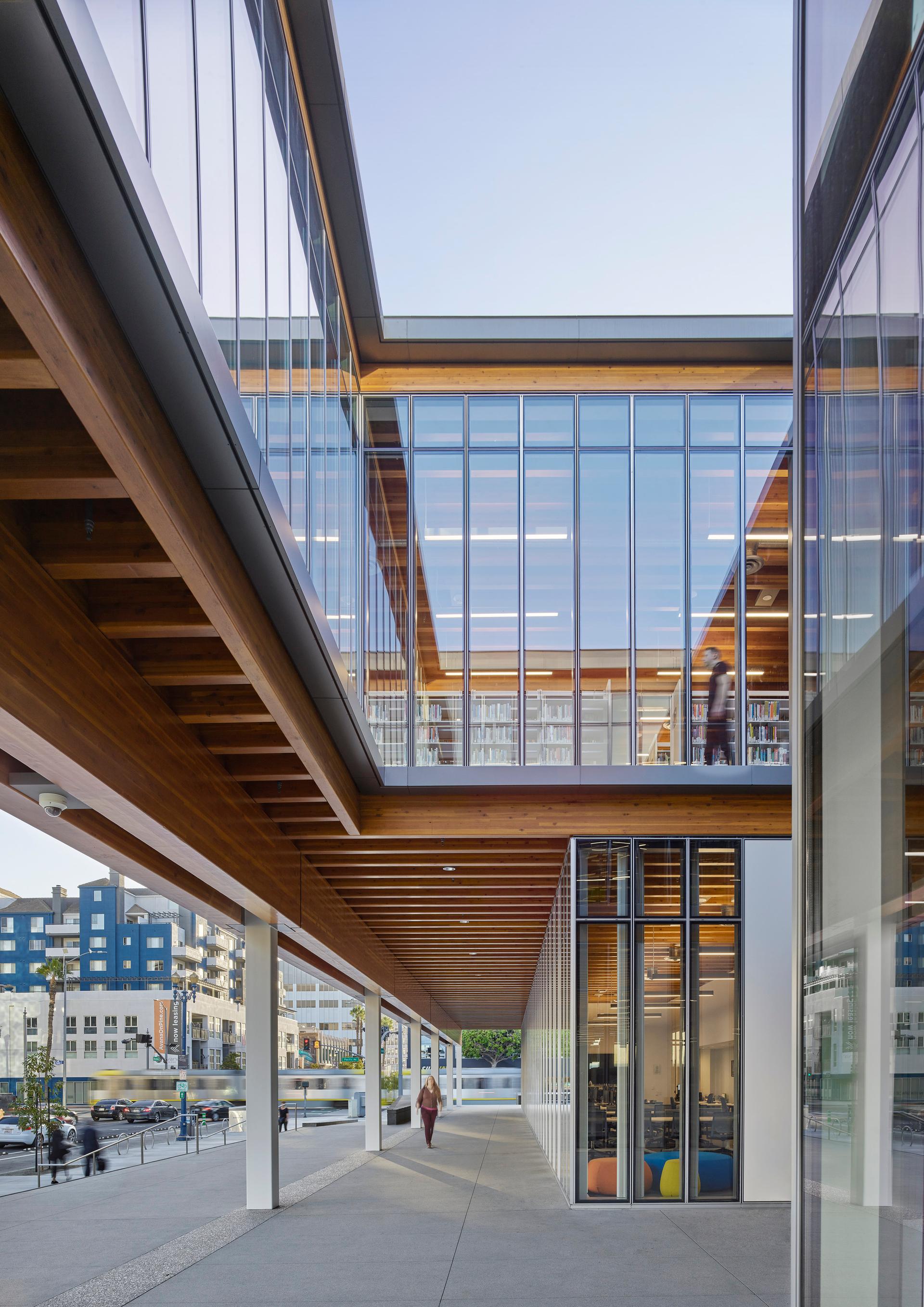Billie Jean King Main Library - image 11