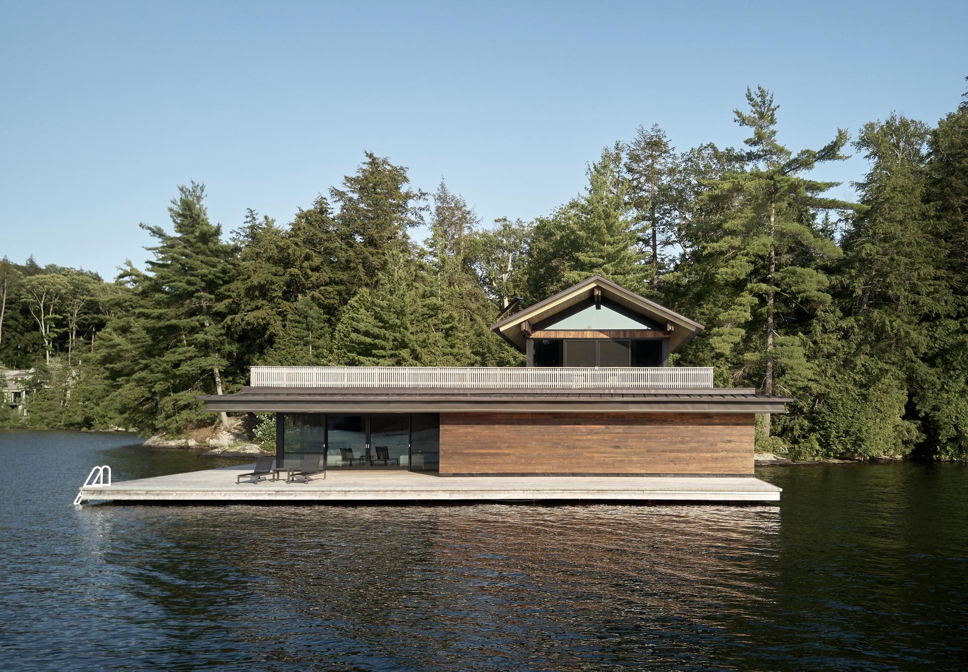 Metrick Cottage and Boathouse - image 3