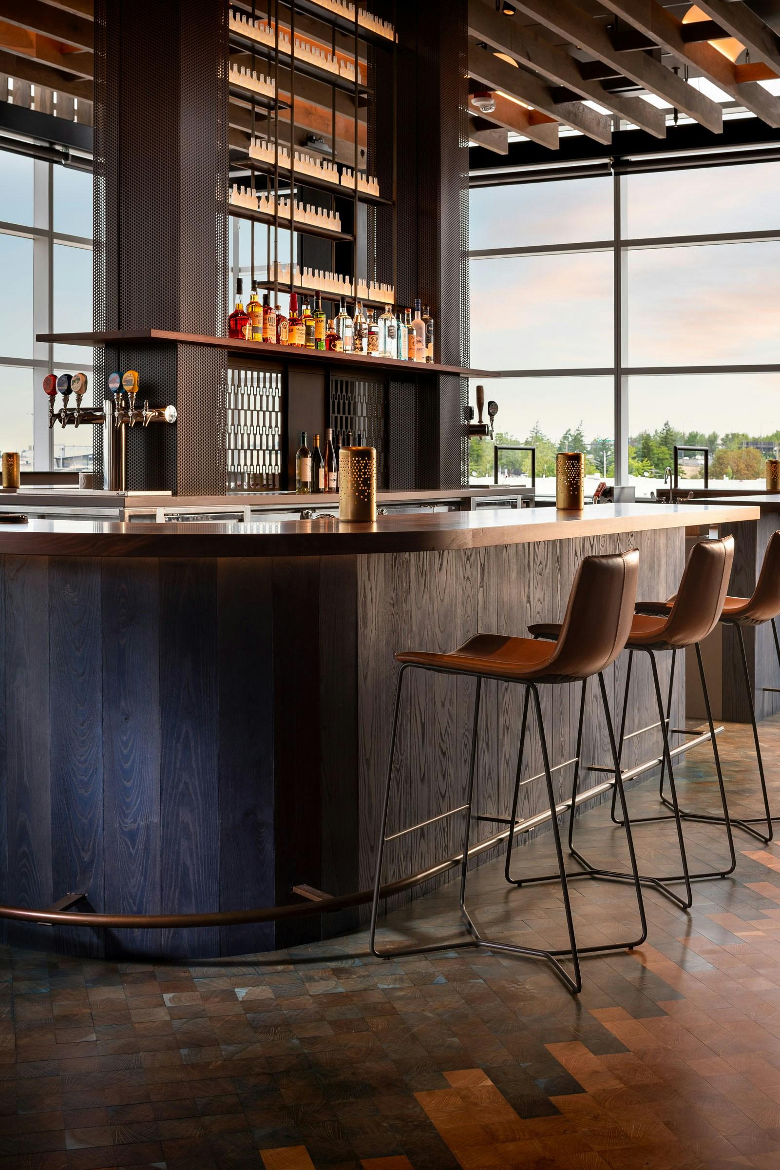 Alaska Airlines Flagship Lounge - image 9