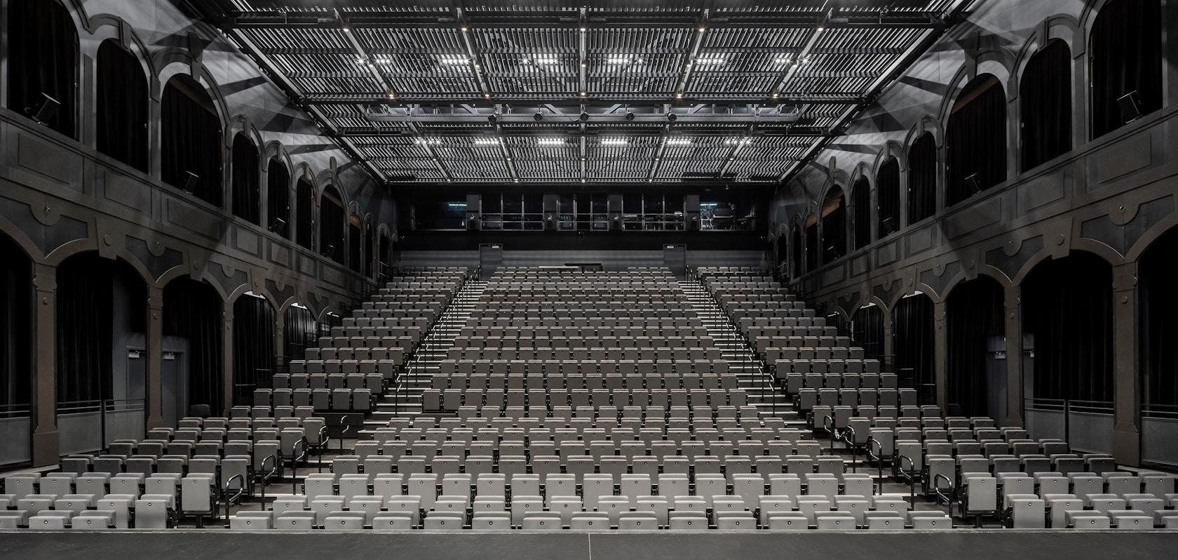 Theater Le Diamant - image 17