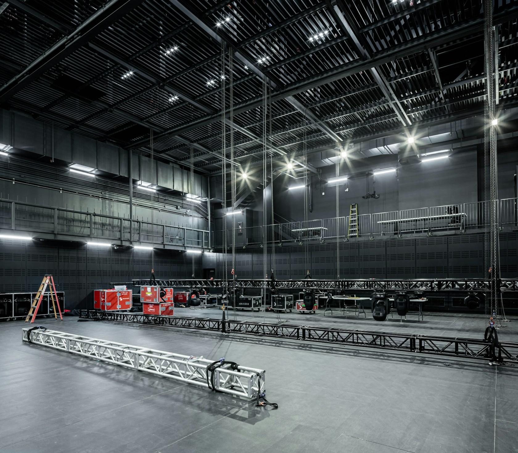 Theater Le Diamant - image 19