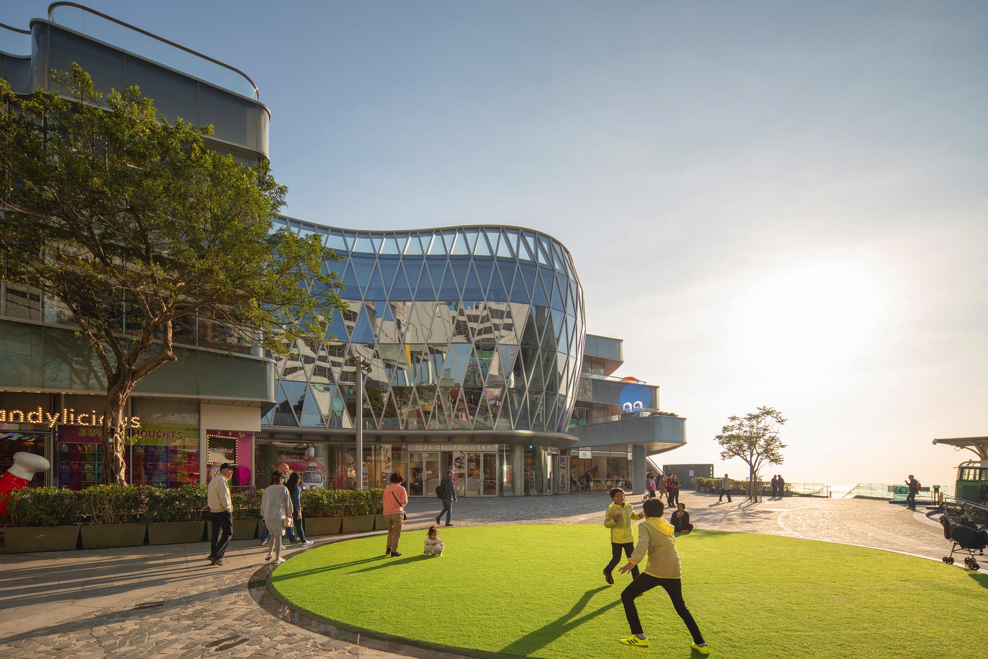 Peak Galleria, a dazzling ‘Pearl of the Orient’ for all - image 3