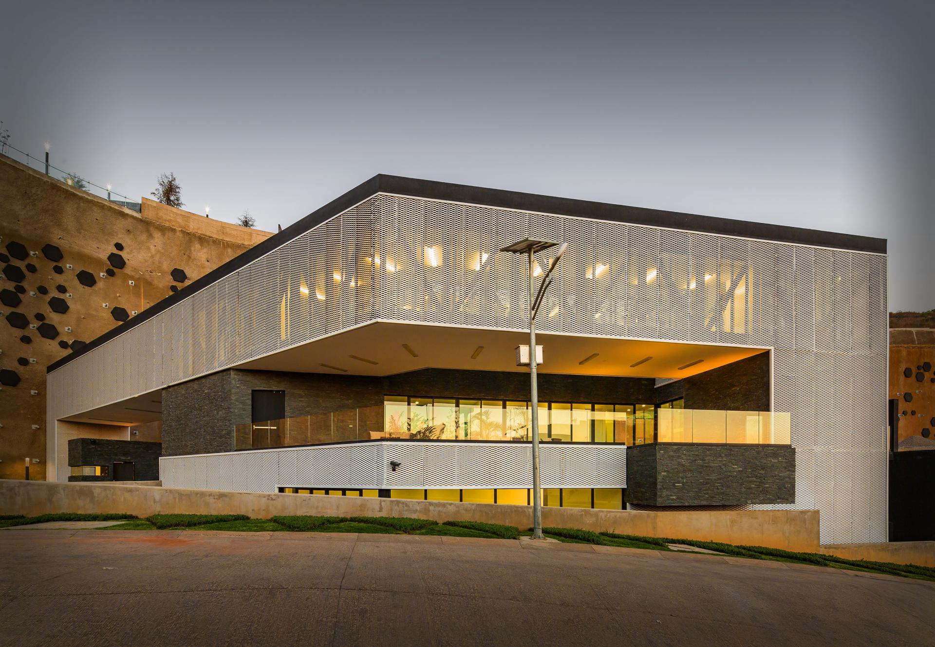 Moncayo Club House - image 2