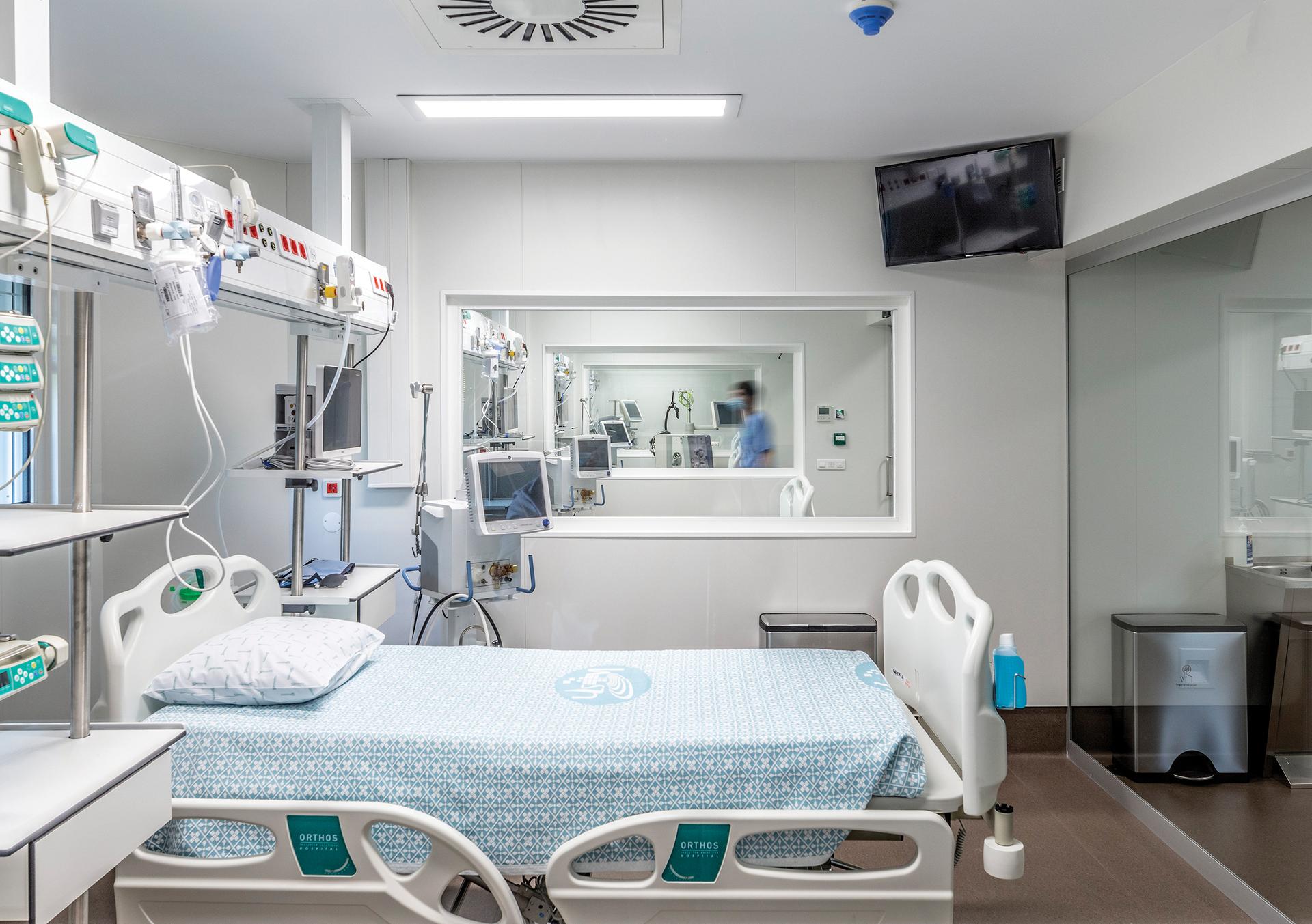 Intensive Care Unit-Pedro Hispano Hospital - image 6