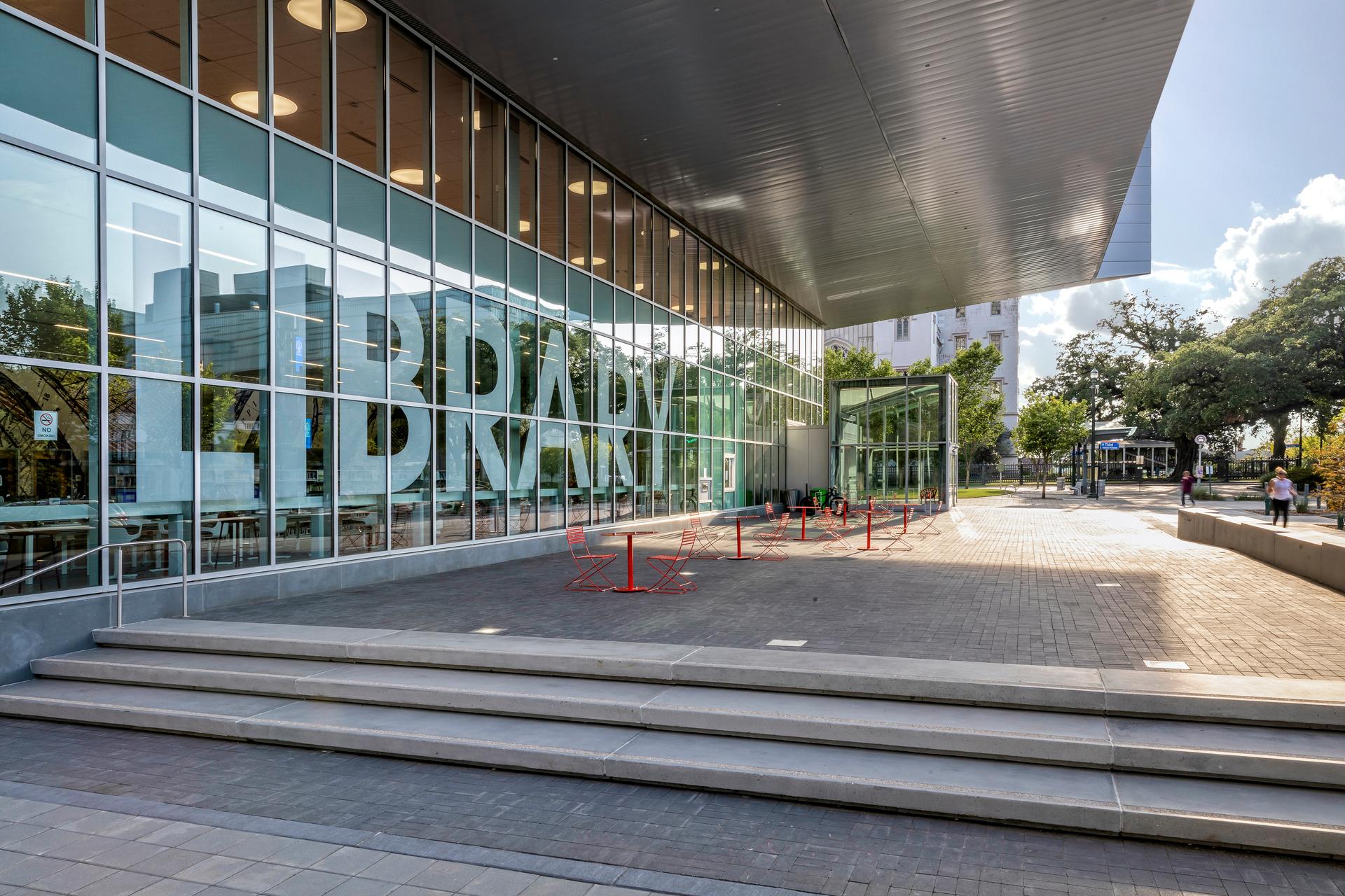 River Center Branch Library - image 14