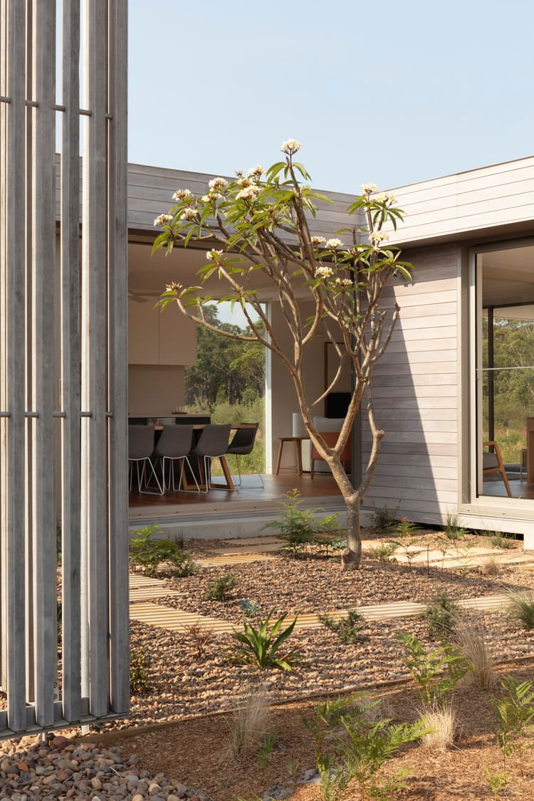Courtyard House - image 10