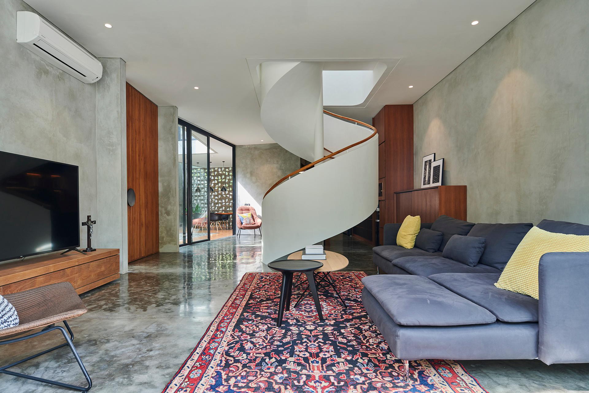 Breeze Blocks House - image 8
