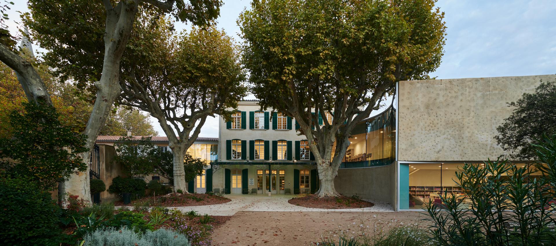 ‘Pierre Bottero’ media library and park in Pélissanne - image 4