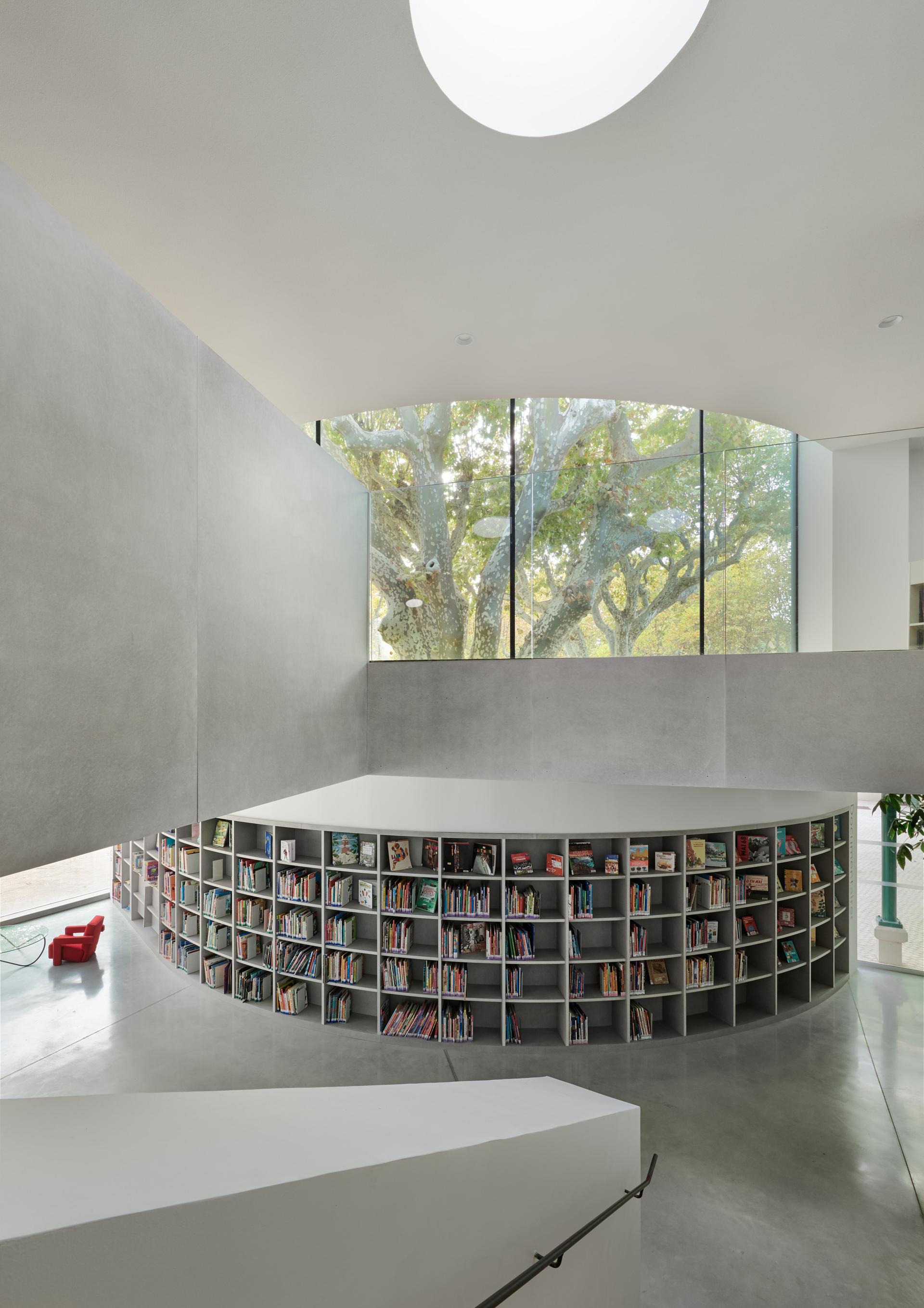 ‘Pierre Bottero’ media library and park in Pélissanne - image 12