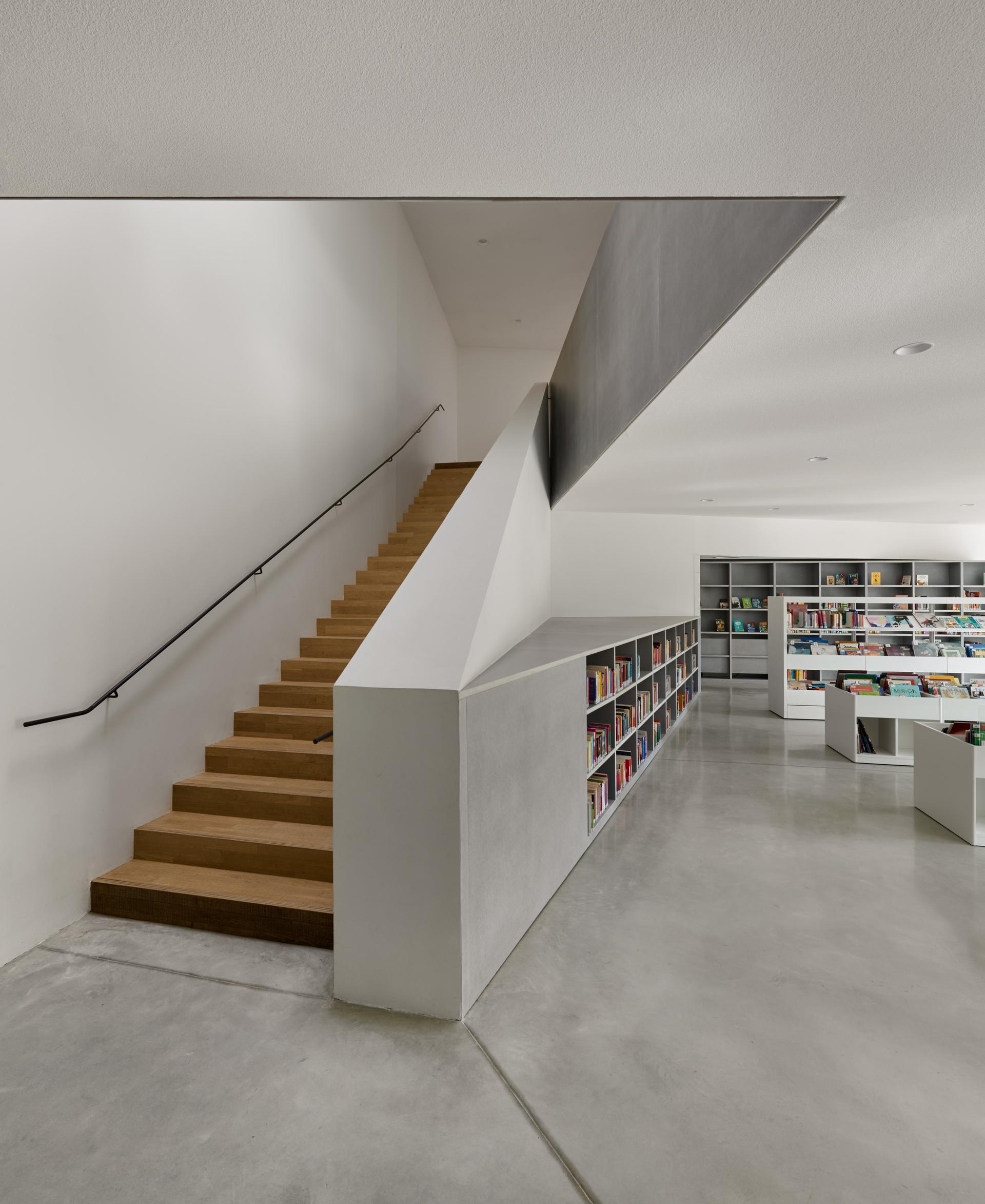 ‘Pierre Bottero’ media library and park in Pélissanne - image 13