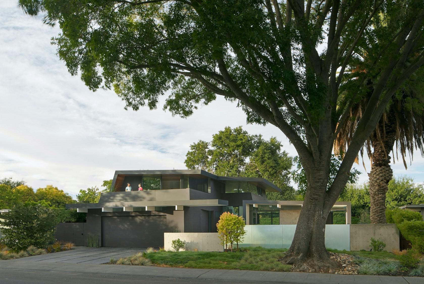 Edgewood House - image 2