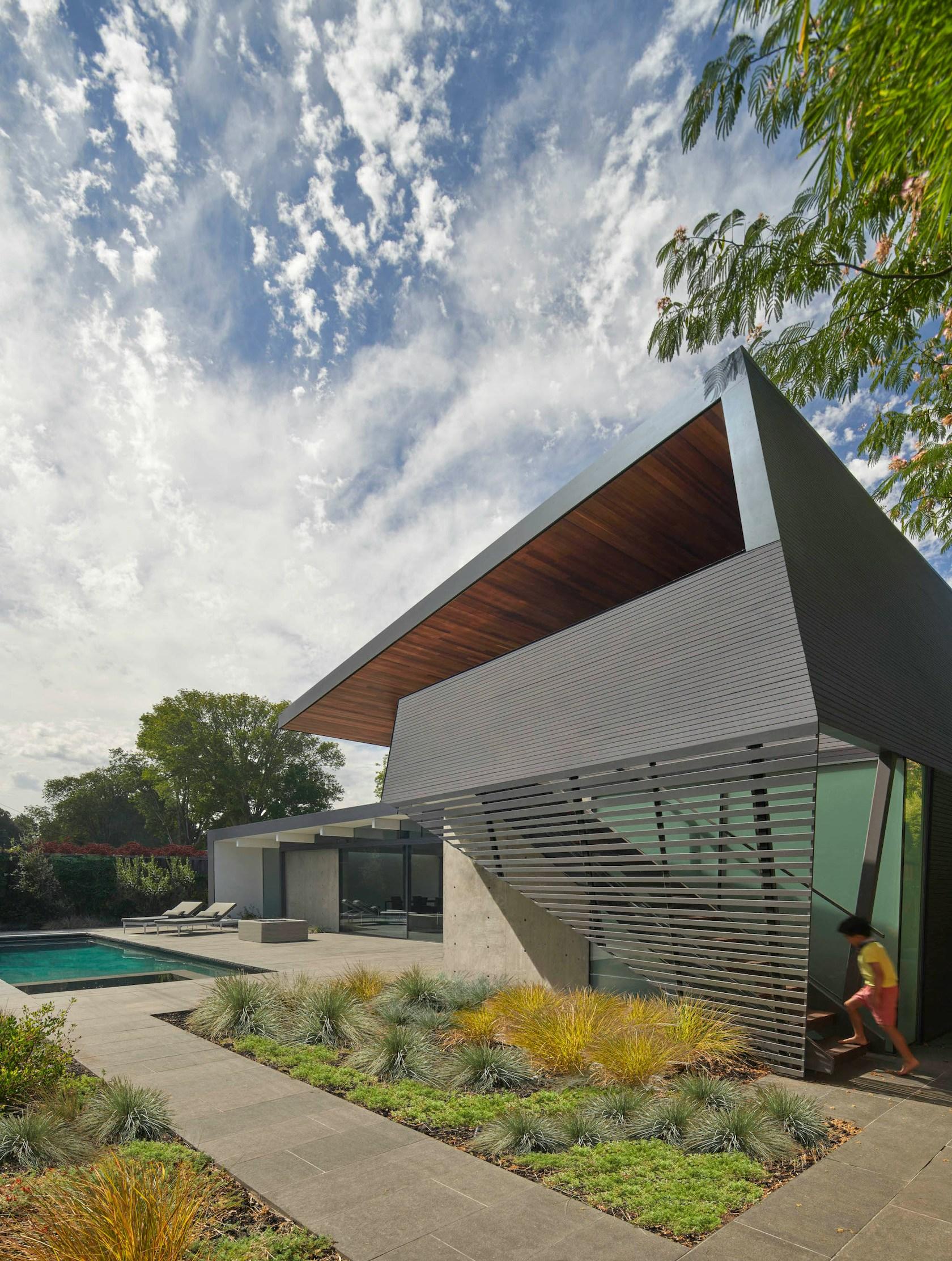 Edgewood House - image 13